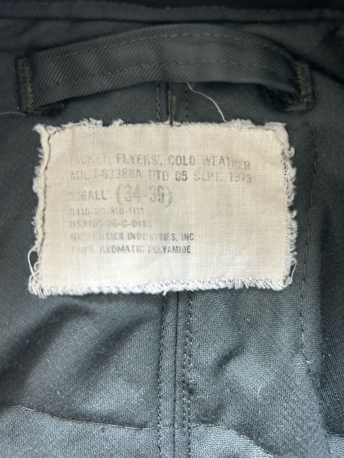 Vintage Distressed Military Bomber Jacket Olive Green Size US S / EU 44-46 / 1 - 3 Thumbnail
