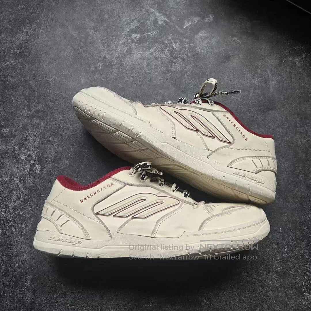 balenciaga hamptons white and red sneakers.