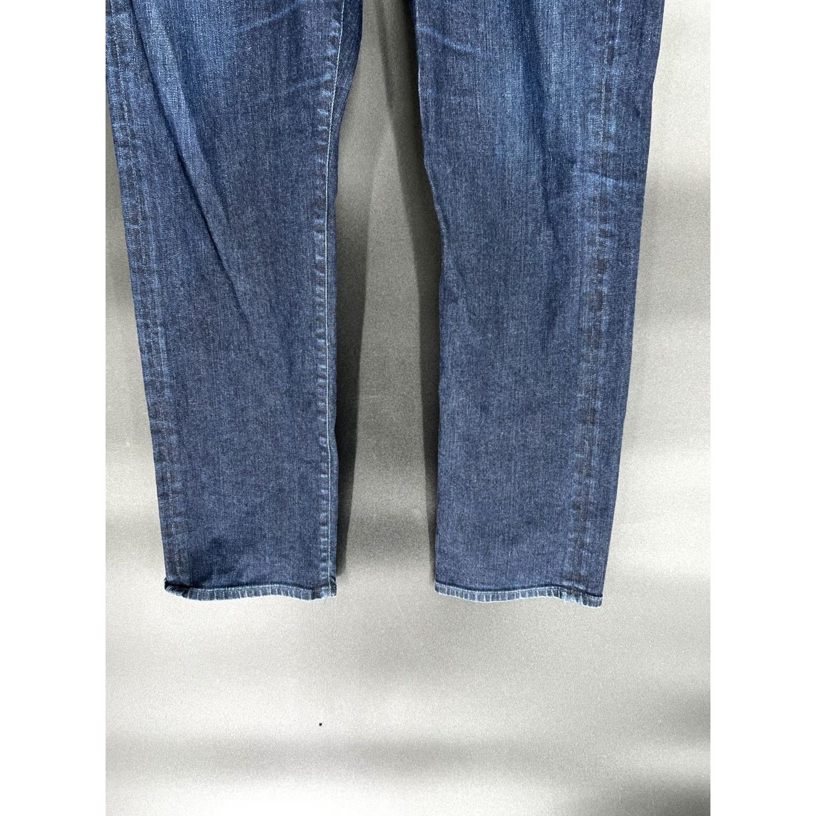 Citizens Of Humanity Citizens of Humanity Jeans Men 38x30 Blue Denim Straight Mid Rise 5-Pocket USA Jeans Mens Regular Size 38x30 Classic Wash Medium Color Blue USA Size US 38 / EU 54 - 4 Thumbnail
