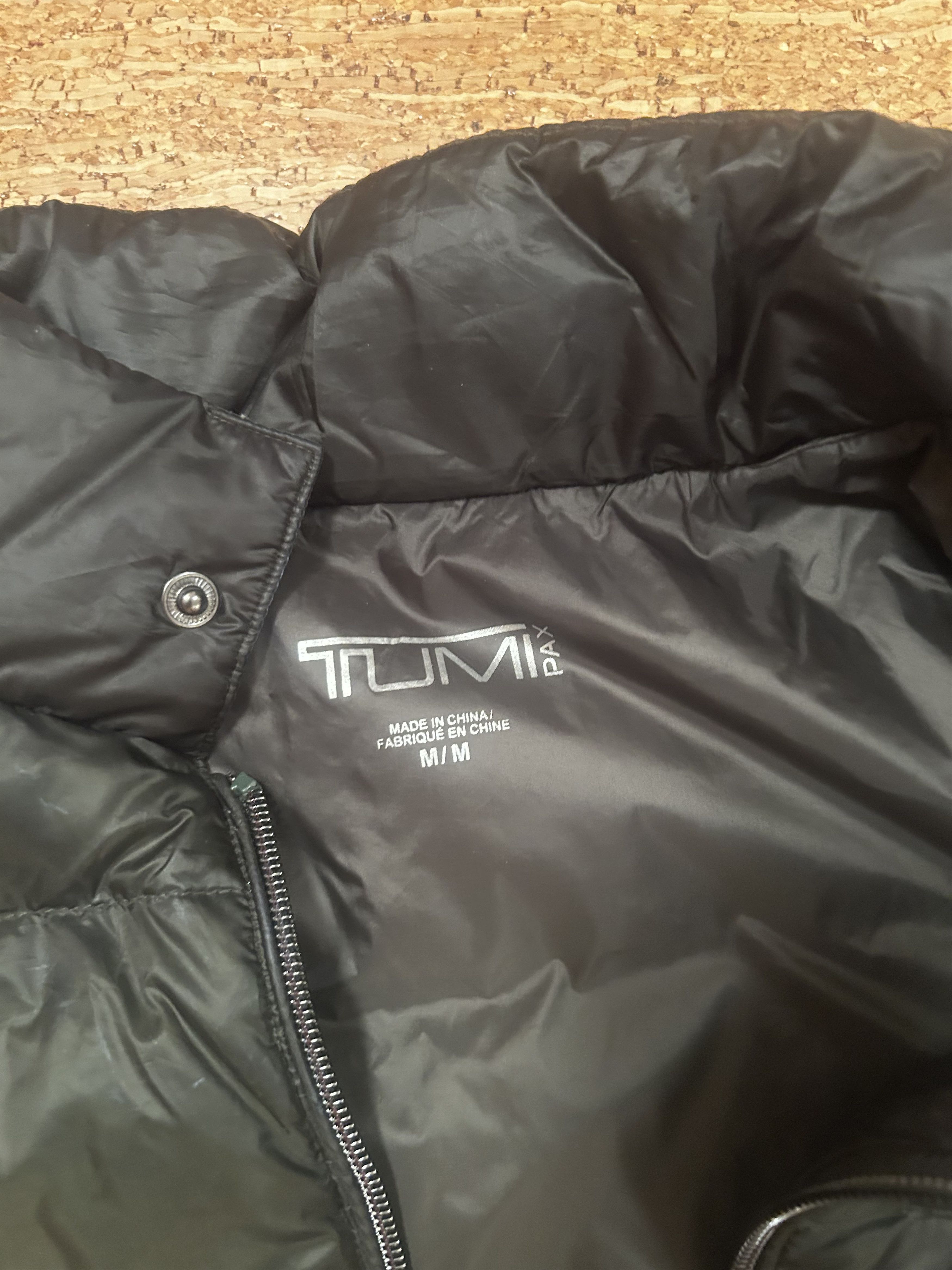 Tumi Green Men's Puffer Recycled Packable Vest Size US M / EU 48-50 / 2 - 2 Thumbnail