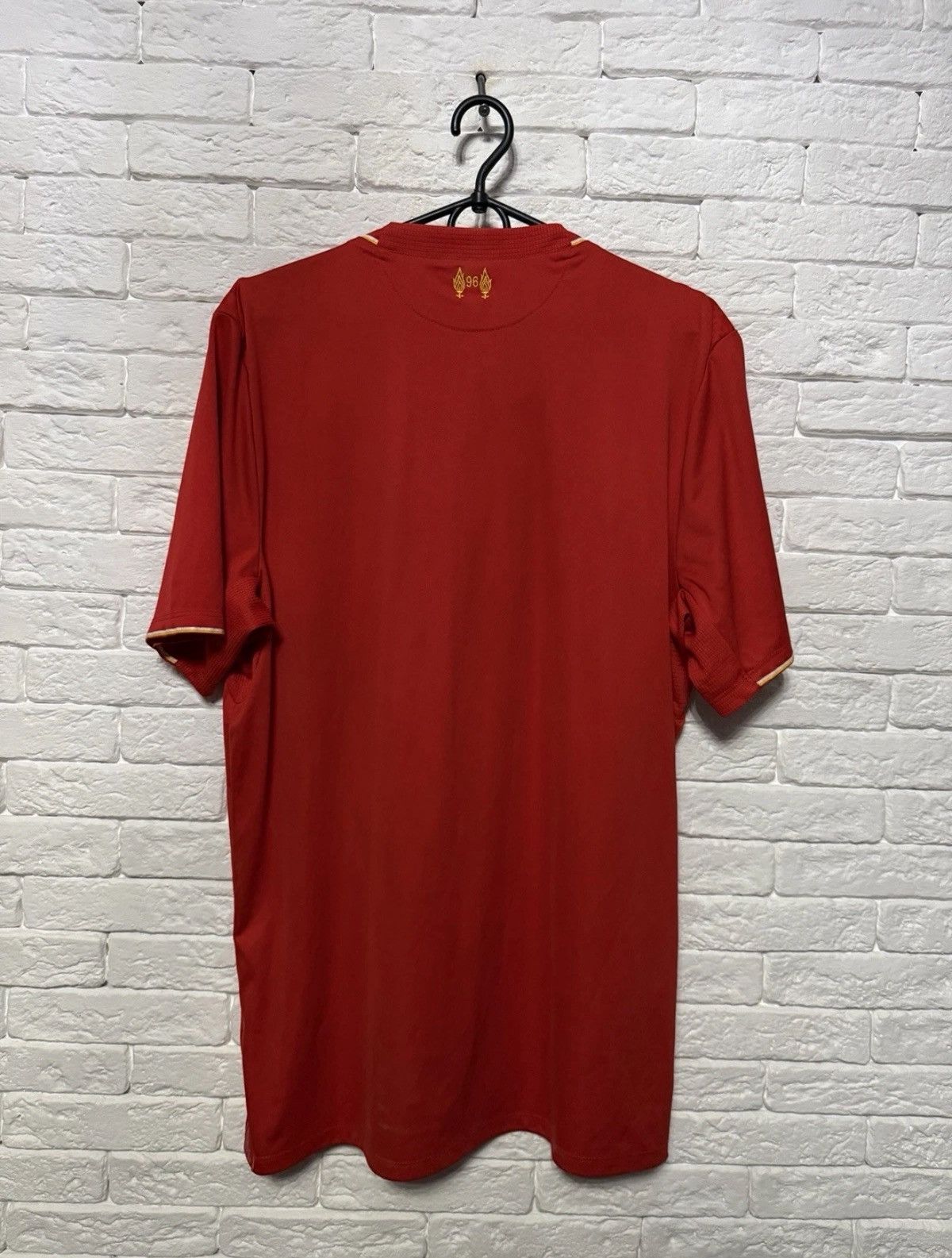 New Balance New Balance Liverpool 15/16 Jersey Home Football Shirt Sz L Size US L / EU 52-54 / 3 - 9 Thumbnail