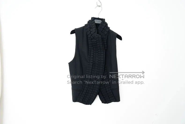 Ann Demeulemeester ann demeulemeester ruffled collar waistcoat. Size US S / EU 44-46 / 1 - 3 Thumbnail