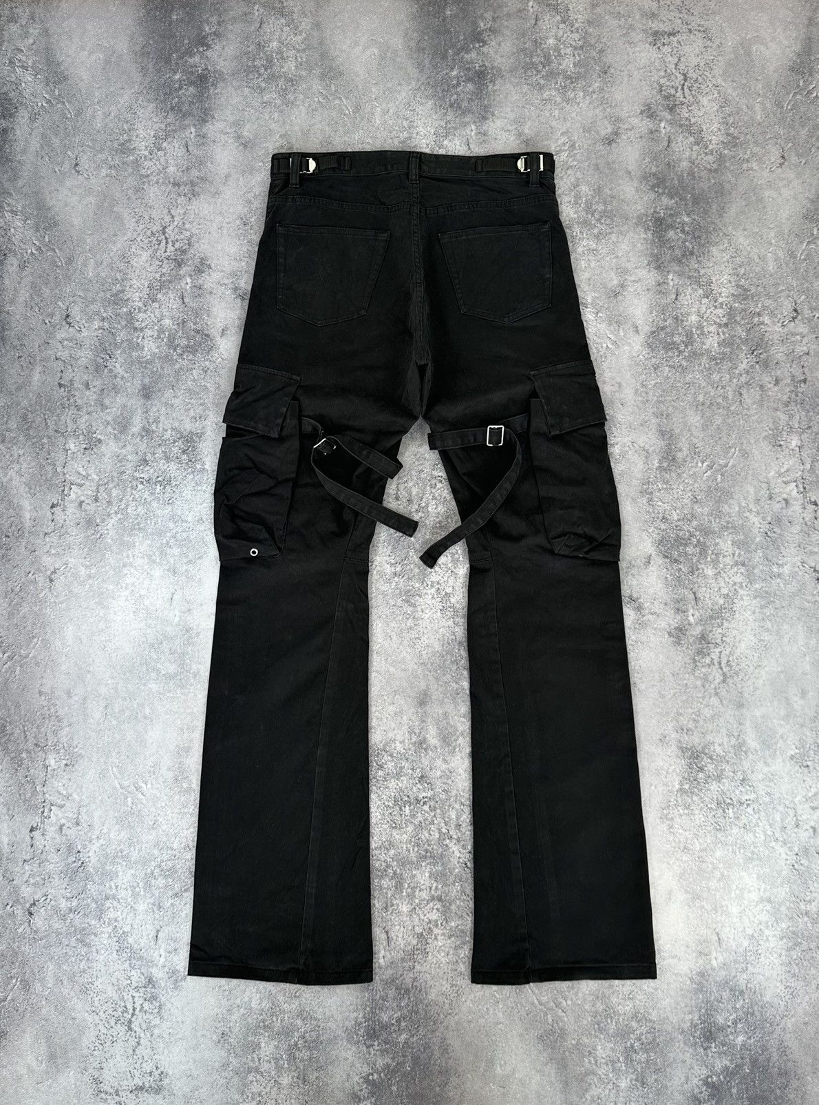 VUJADE ヴジャデ　DAXDESTROYEDAFFIXCARGOSHORTS Vuja De Clothing: Curated Shirts, Jeans, Shoes & More | Grailed