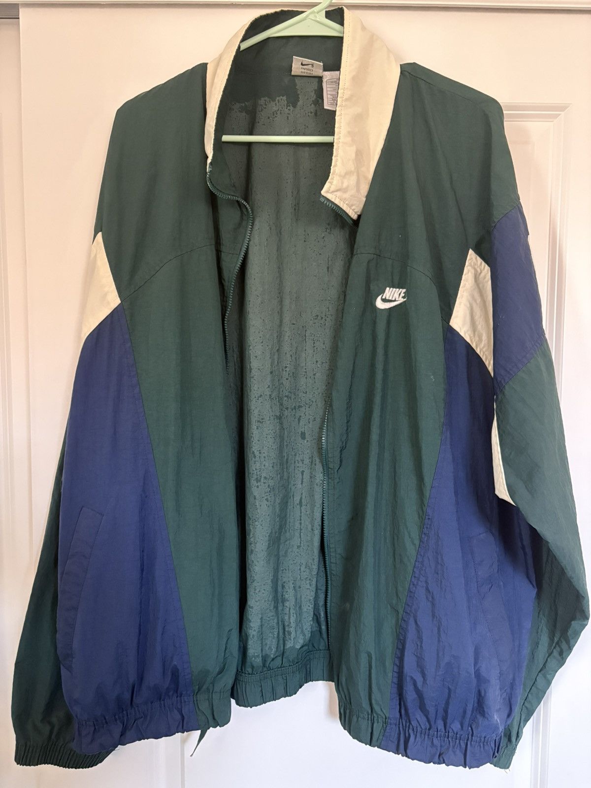 Nike Nike Men's Vintage Windbreaker Jacket Green/Blue, Size Large Size US L / EU 52-54 / 3 - 5 Thumbnail
