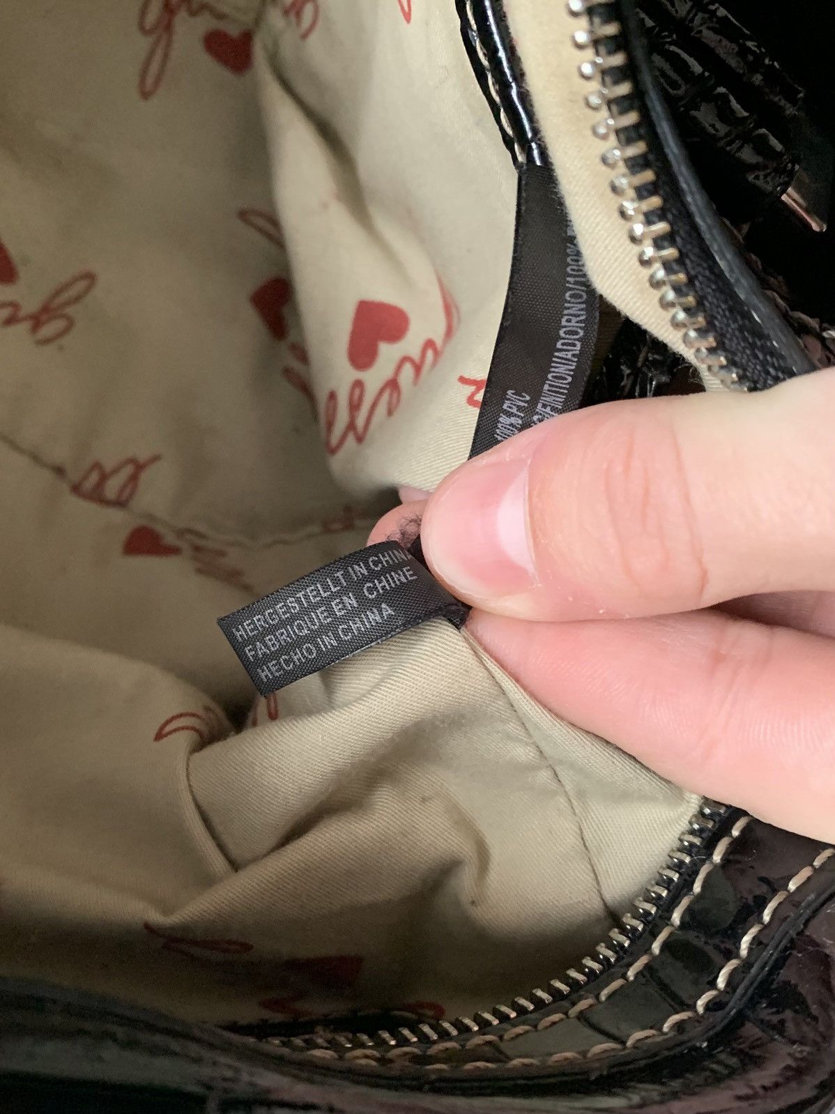 Guess 🔥HYPE VINTAGE GUESS Y2K ULTIMATE GLOSS HANDBAG Size ONE SIZE - 14 Thumbnail