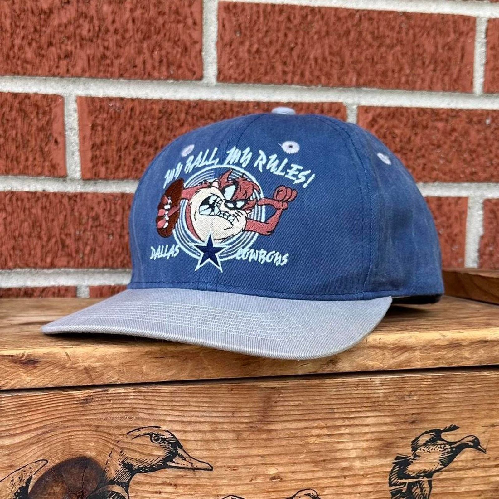 Warner Bros Vintage 90s dallas cowboys x Looney tunes taz snapback hat Size ONE SIZE - 2 Thumbnail