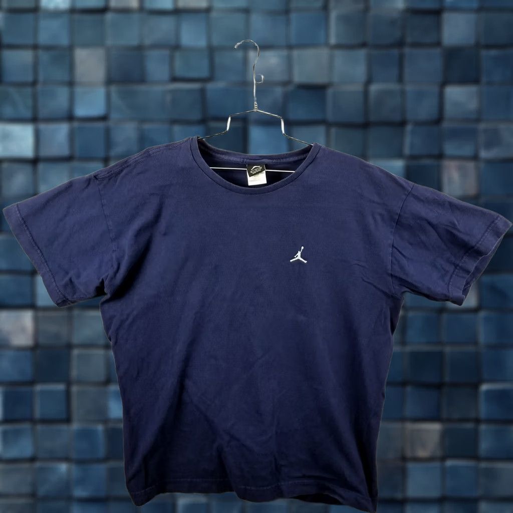 Nike Nike Air Jordan Embroidered Chest Jumpan Essential Tee L Adult Large Blue Mens 90s Sports Jordan Vintage Size US L / EU 52-54 / 3 - 1 Thumbnail