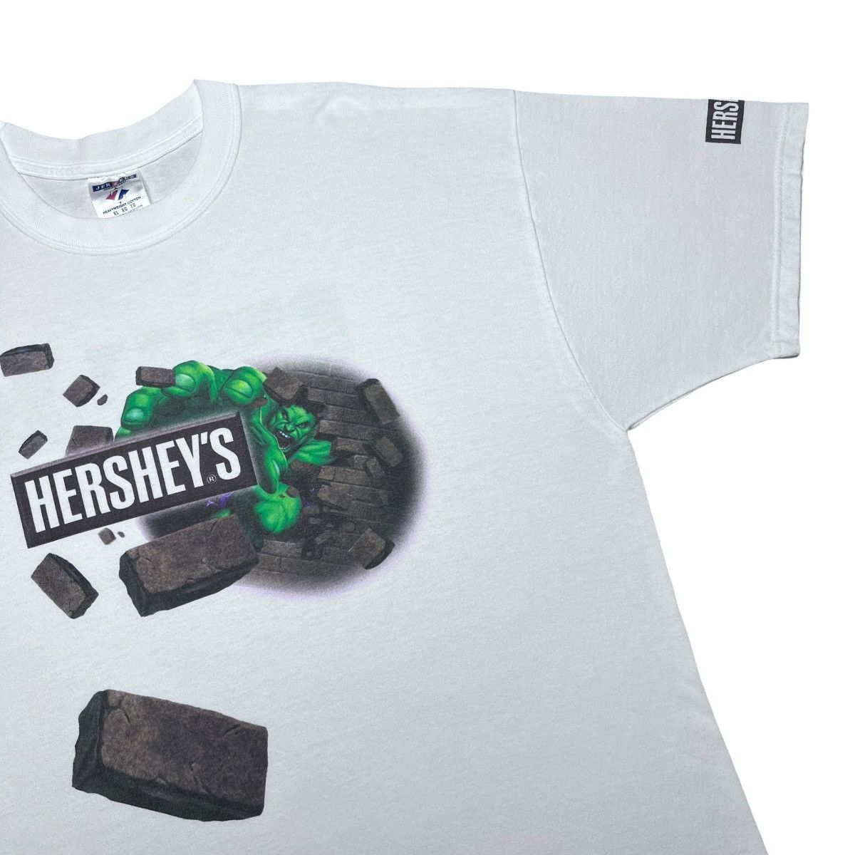 Marvel Comics 2003 Marvel The Incredible Hulk Hersheys Chocolate Promo Tee Size US XL / EU 56 / 4 - 5 Thumbnail