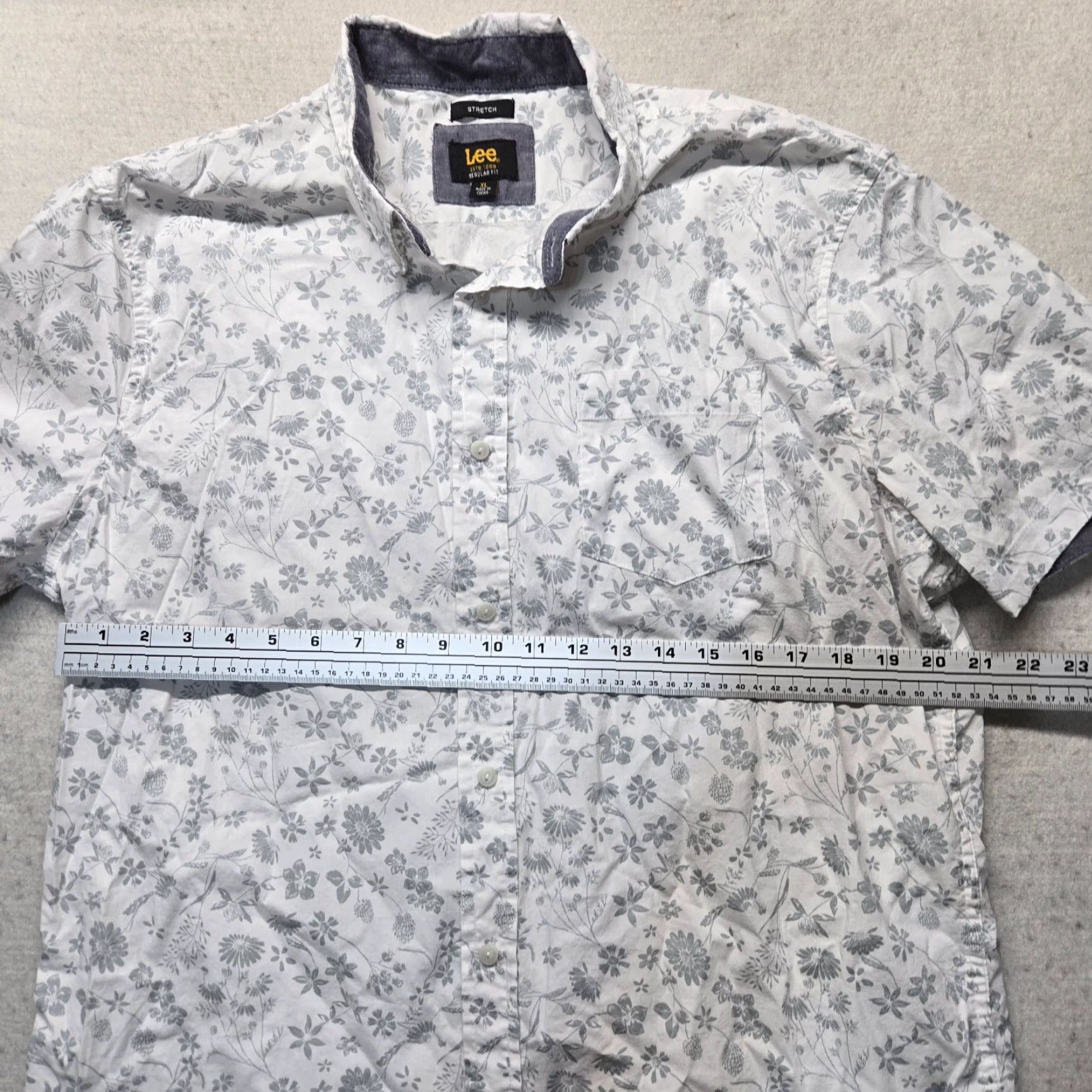 Lee Lee Shirt Mens XL Gray Floral Button-Up Short Sleeve Hawaiian style, Flower, 90s? Size US XL / EU 56 / 4 - 4 Thumbnail