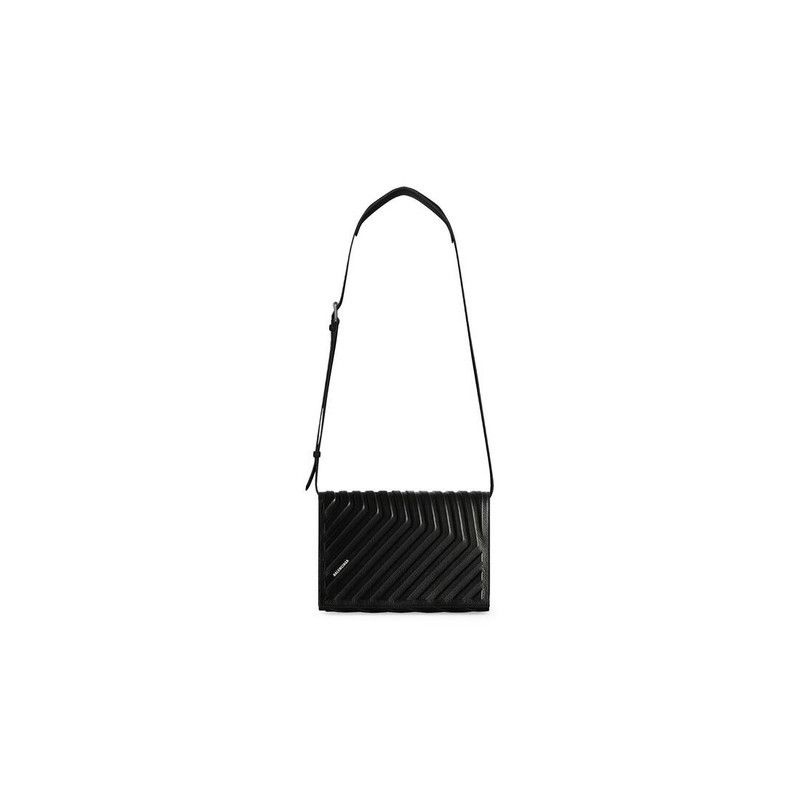 o1la1rc1a1125 Size: OS / Car Flap Bag With Strap in Black