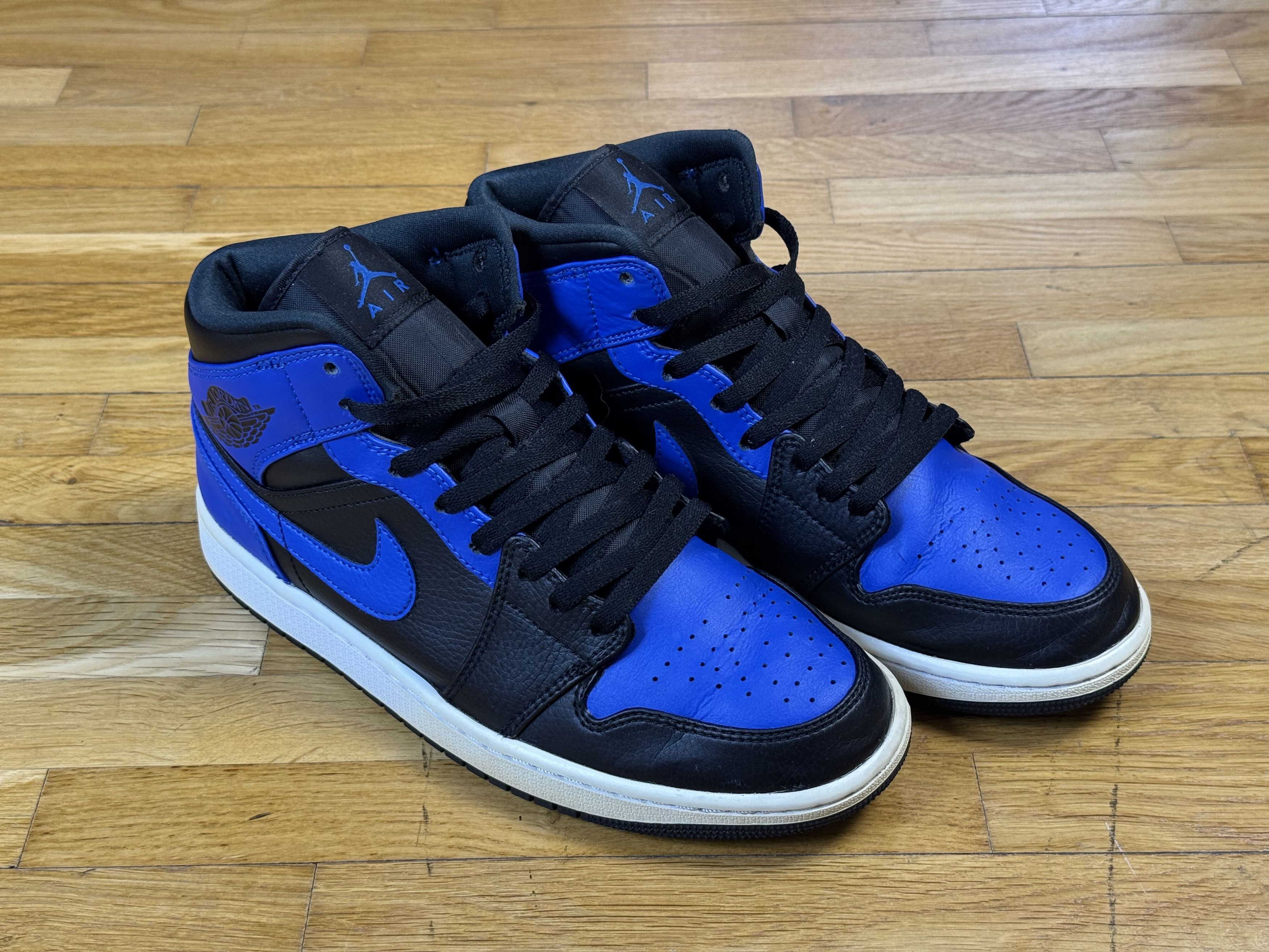 Shoes NIKE AIR JORDAN 1 Mid Hyper Royal