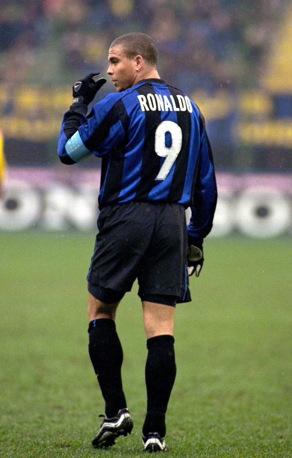 Nike Inter Milan 99/00 home shirt #9 Ronaldo Size US M / EU 48-50 / 2 - 12 Thumbnail