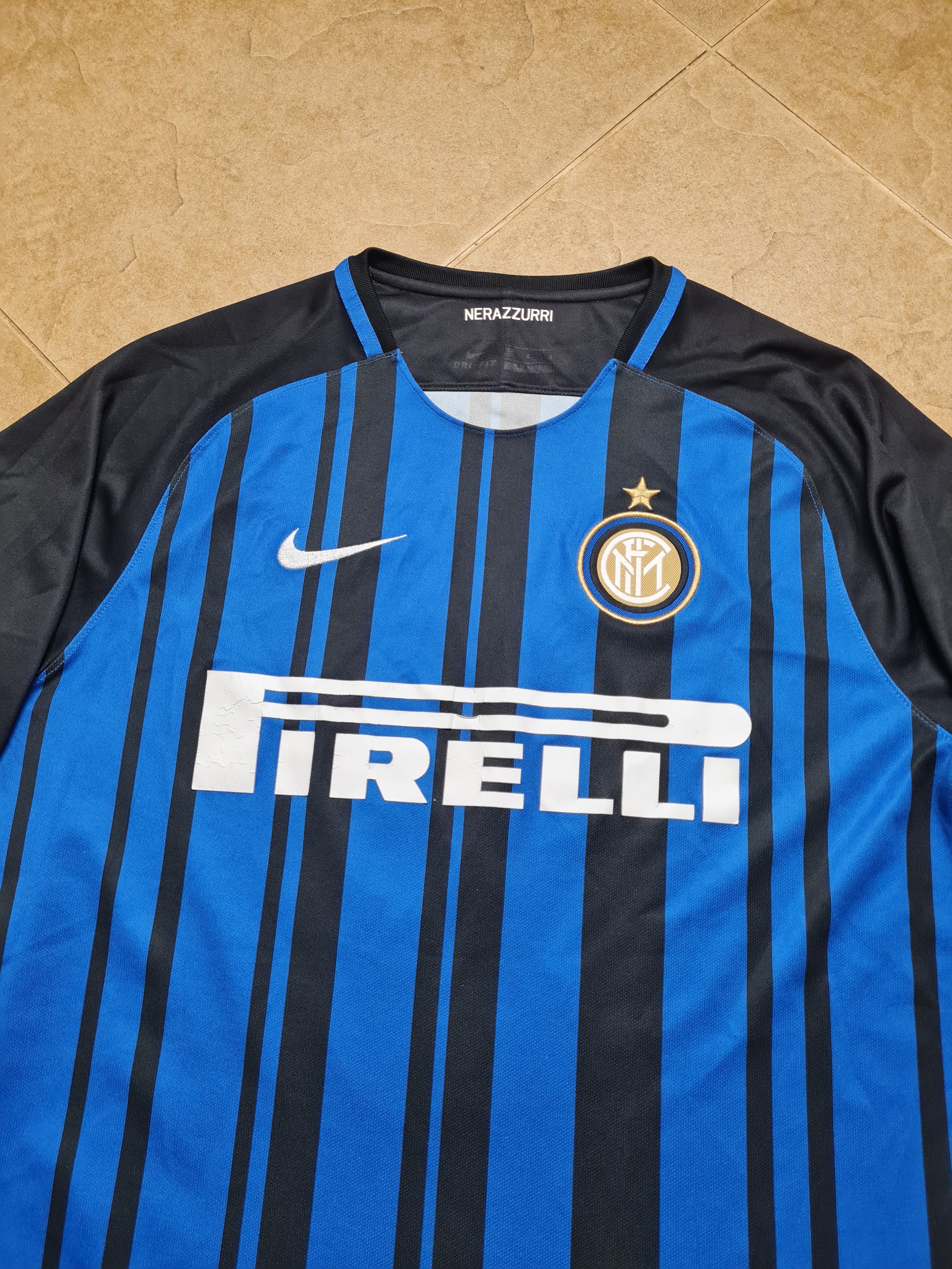 Nike JERSEY NIKE INTER MILAN 2017 2018 ICARDI #9 SHIRT FOOTBALL Size US L / EU 52-54 / 3 - 10 Thumbnail
