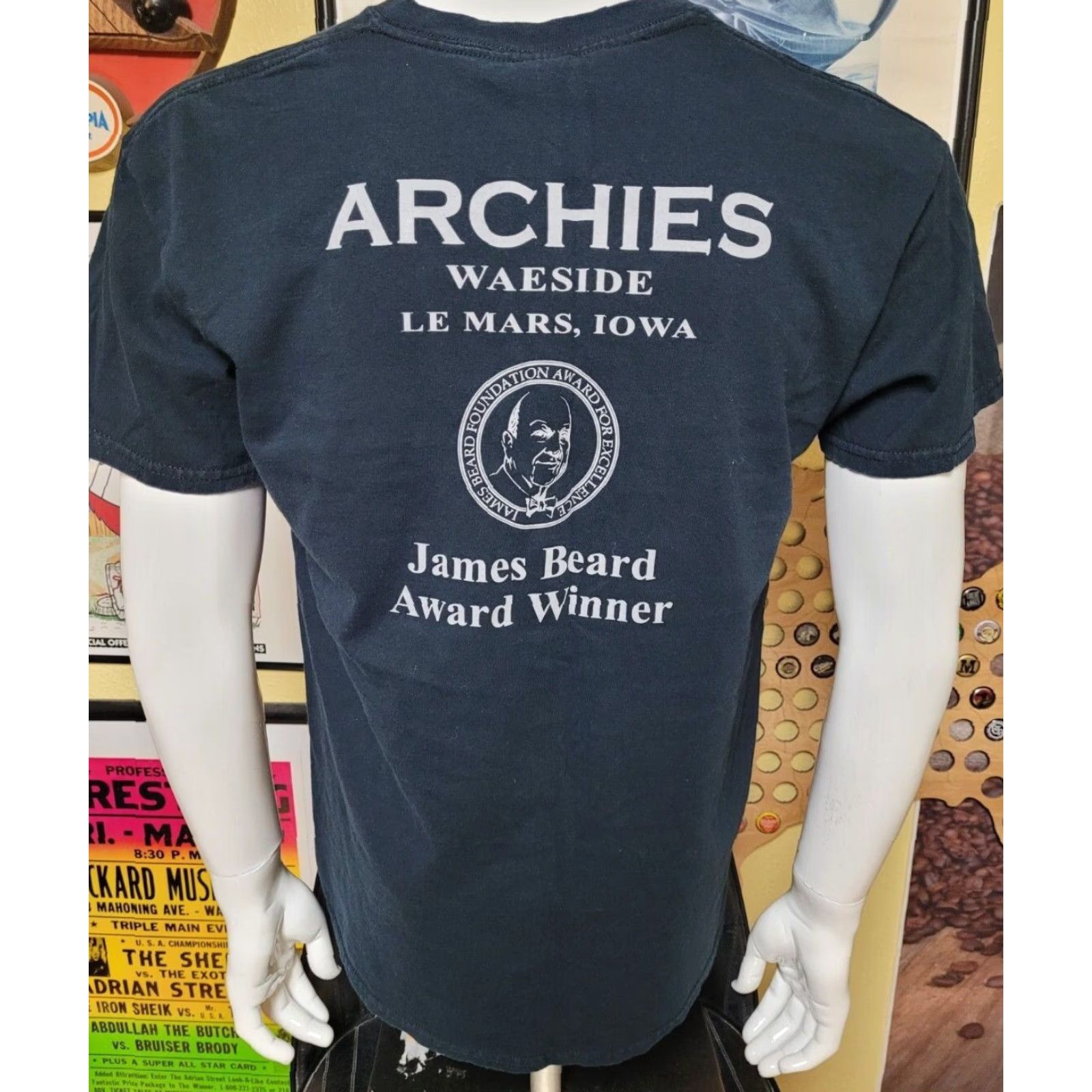 Gildan Archies Waeside Chophouse Steakhouse Restaurant Bar T Shirt Large Le Mars IA Gildan 100% Cotton Black Short Sleeve Round Neck Mens T-Shirt Size US L / EU 52-54 / 3 - 4 Thumbnail