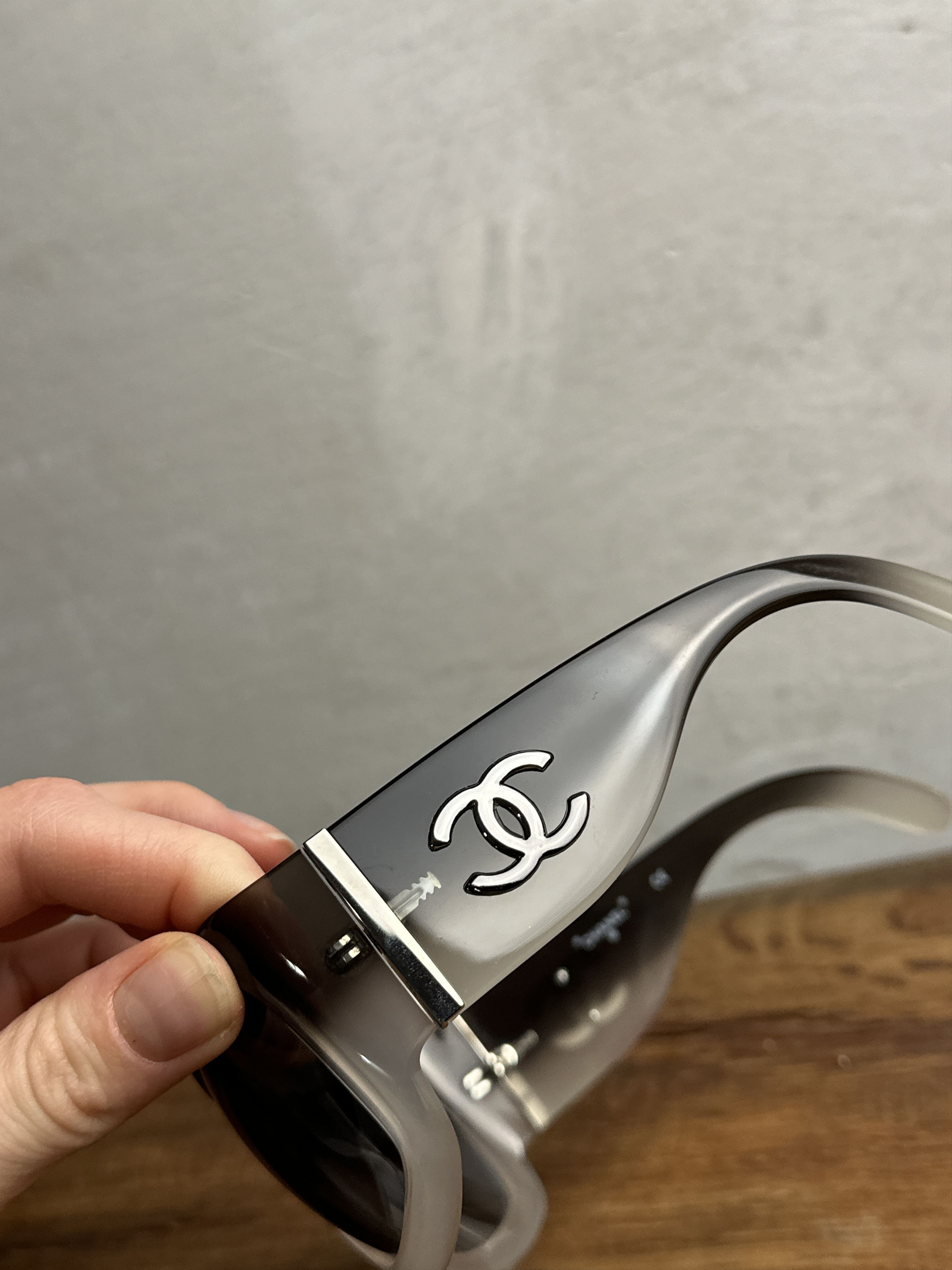 Chanel Vintage Chanel Logo Sunglasses Size ONE SIZE - 6 Thumbnail