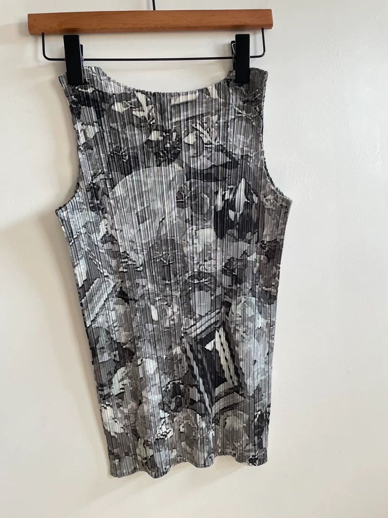 Issey Miyake Issey Miyake Grey gemstone vest Size M / US 6-8 / IT 42-44 - 4 Thumbnail