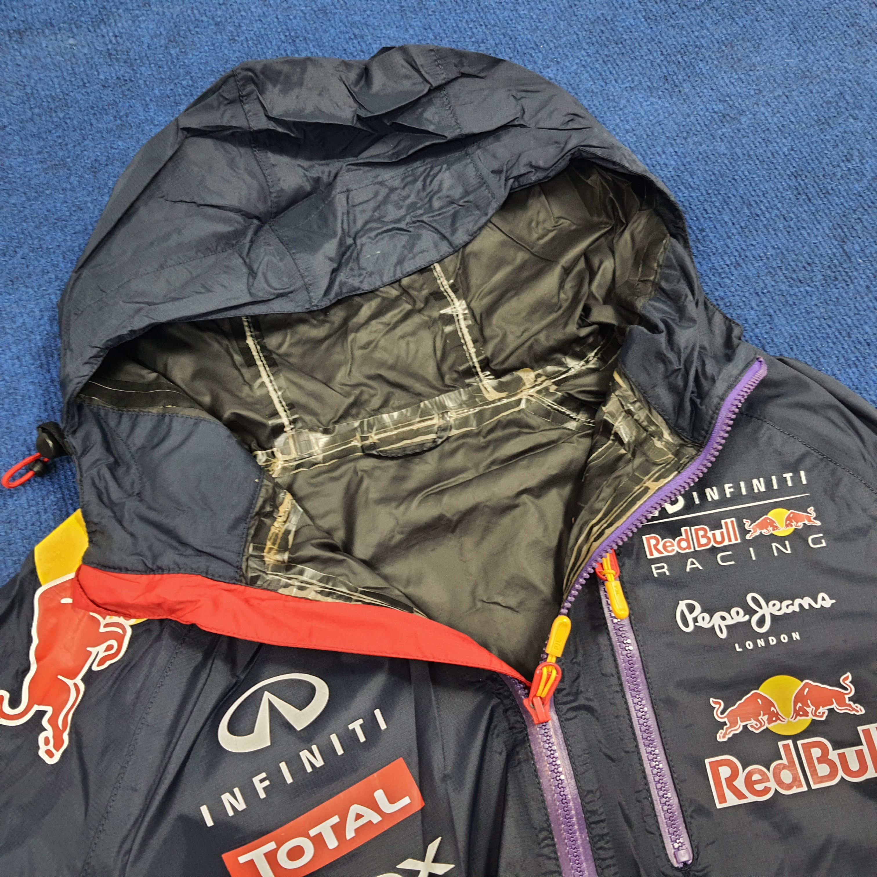 Pepe Jeans × Red Bull × Vintage Vintage Red Bull Pepe Jeans Rain Coat Hoodie Jacket Size US L / EU 52-54 / 3 - 4 Thumbnail