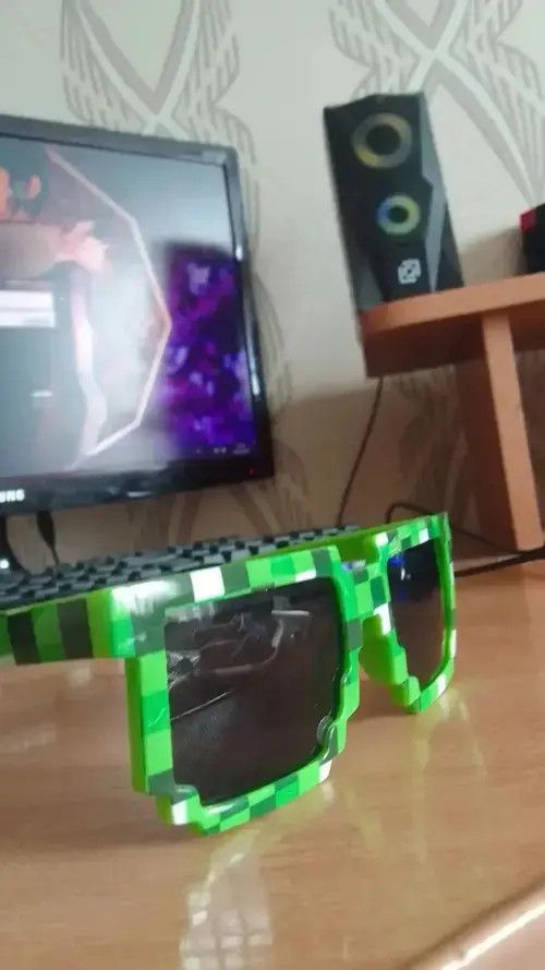 Other Mibuki x Rena Pixel Mosaic Sun Glasses Green (adult size) Size ONE SIZE - 5 Thumbnail