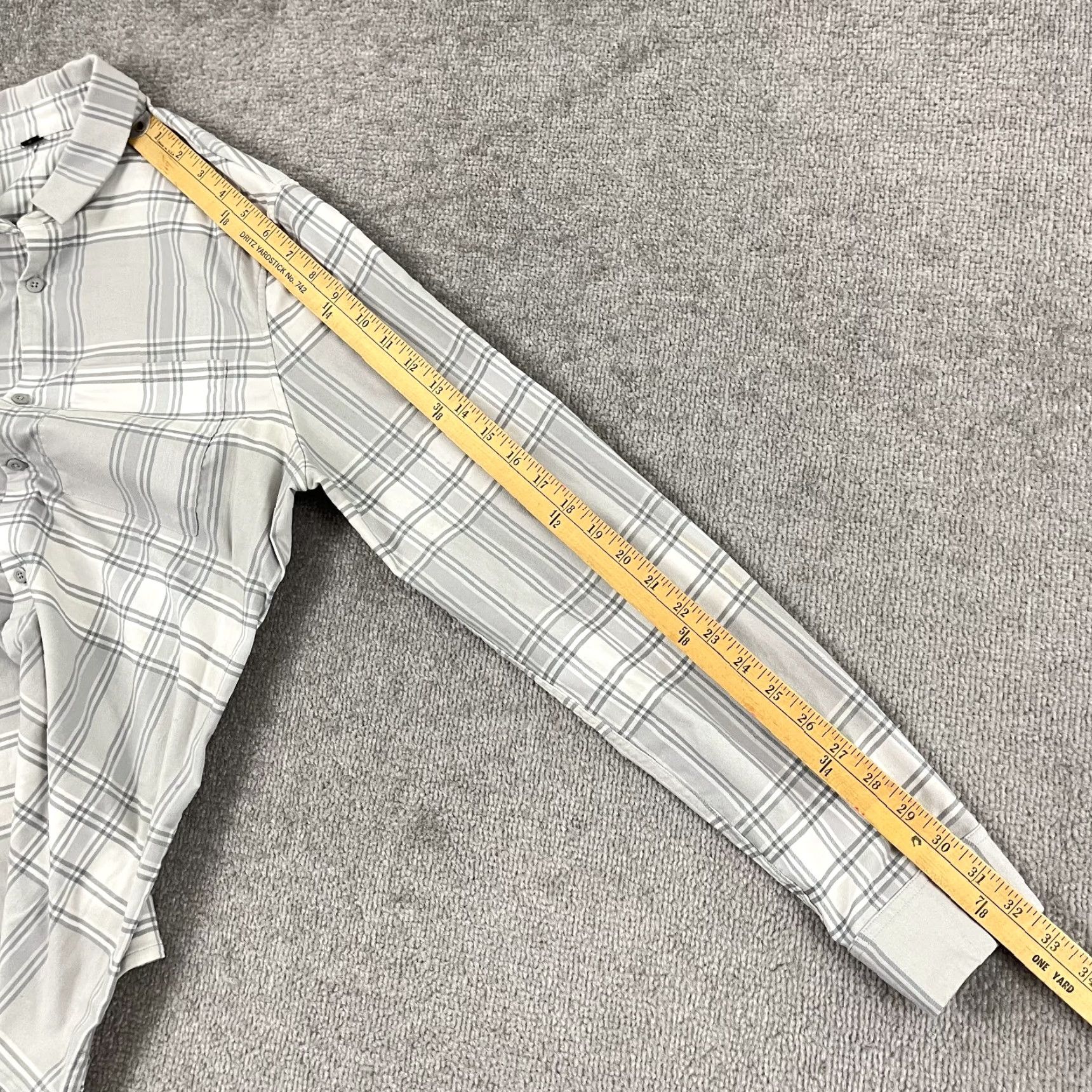 Lululemon Lululemon Masons Peak Flannel Shirt Mens Large Gray Plaid Stretch Button Up L/S Size US L / EU 52-54 / 3 - 6 Thumbnail