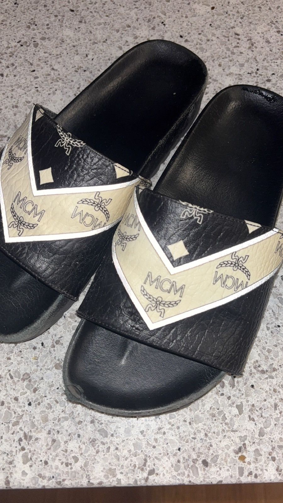 MCM MCM Slides Black Size US 9 / EU 42 - 2 Thumbnail