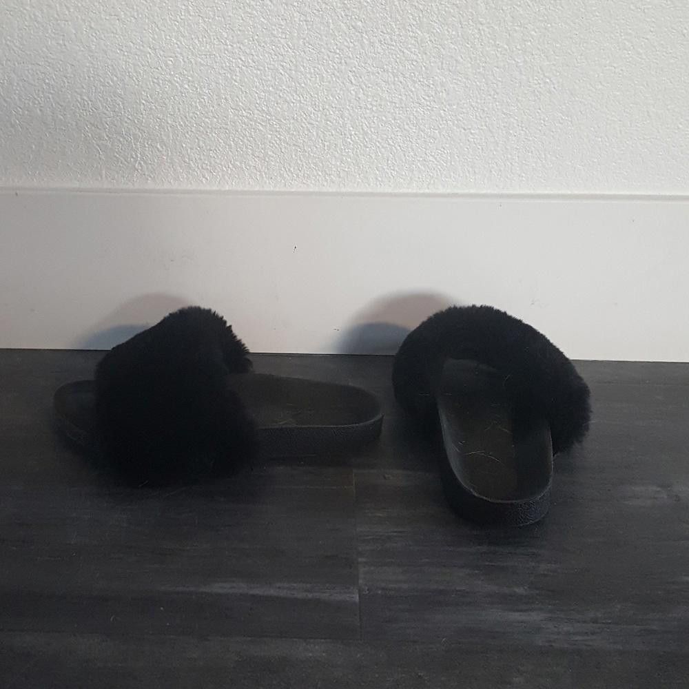 Designer Black Classic Fur Detailed Sandal Size US 7 / IT 37 - 2 Thumbnail