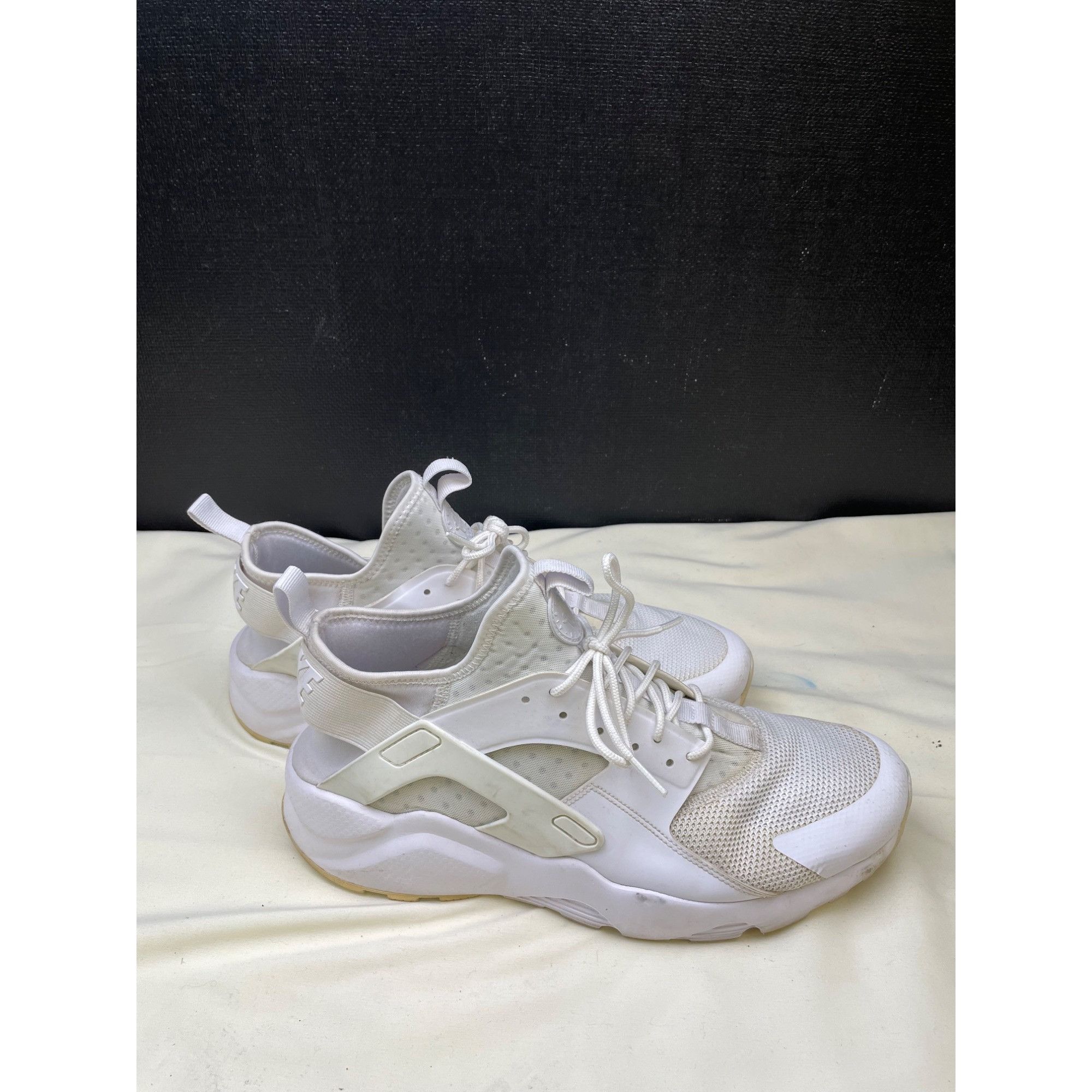 Nike Nike Air Huarache Mens White Beige Slip on Sneakers Shoes SI Size US 12 / EU 45 - 4 Thumbnail