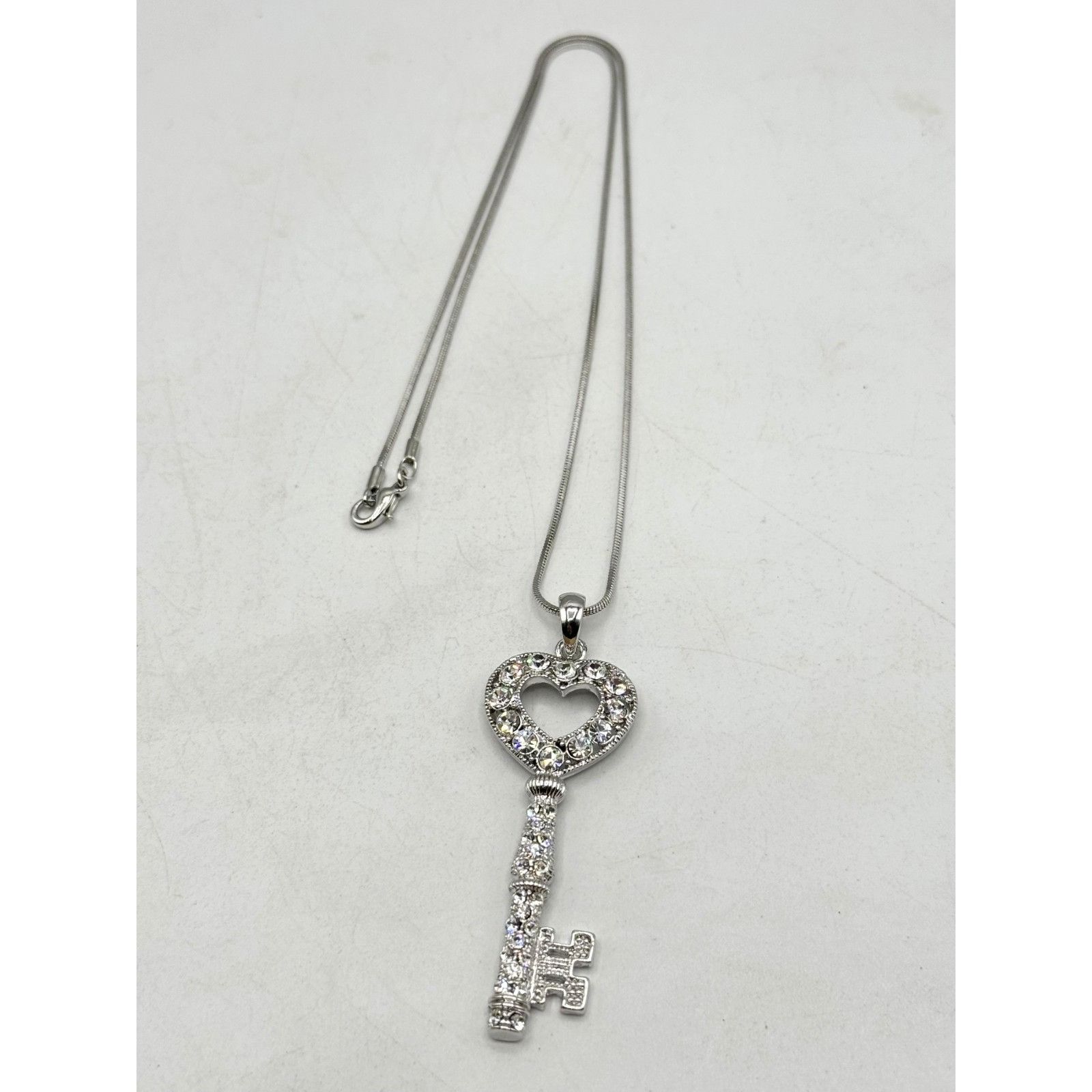 Vintage Vintage silver rhinestone heart key charm pendant necklace Size ONE SIZE - 1 Thumbnail