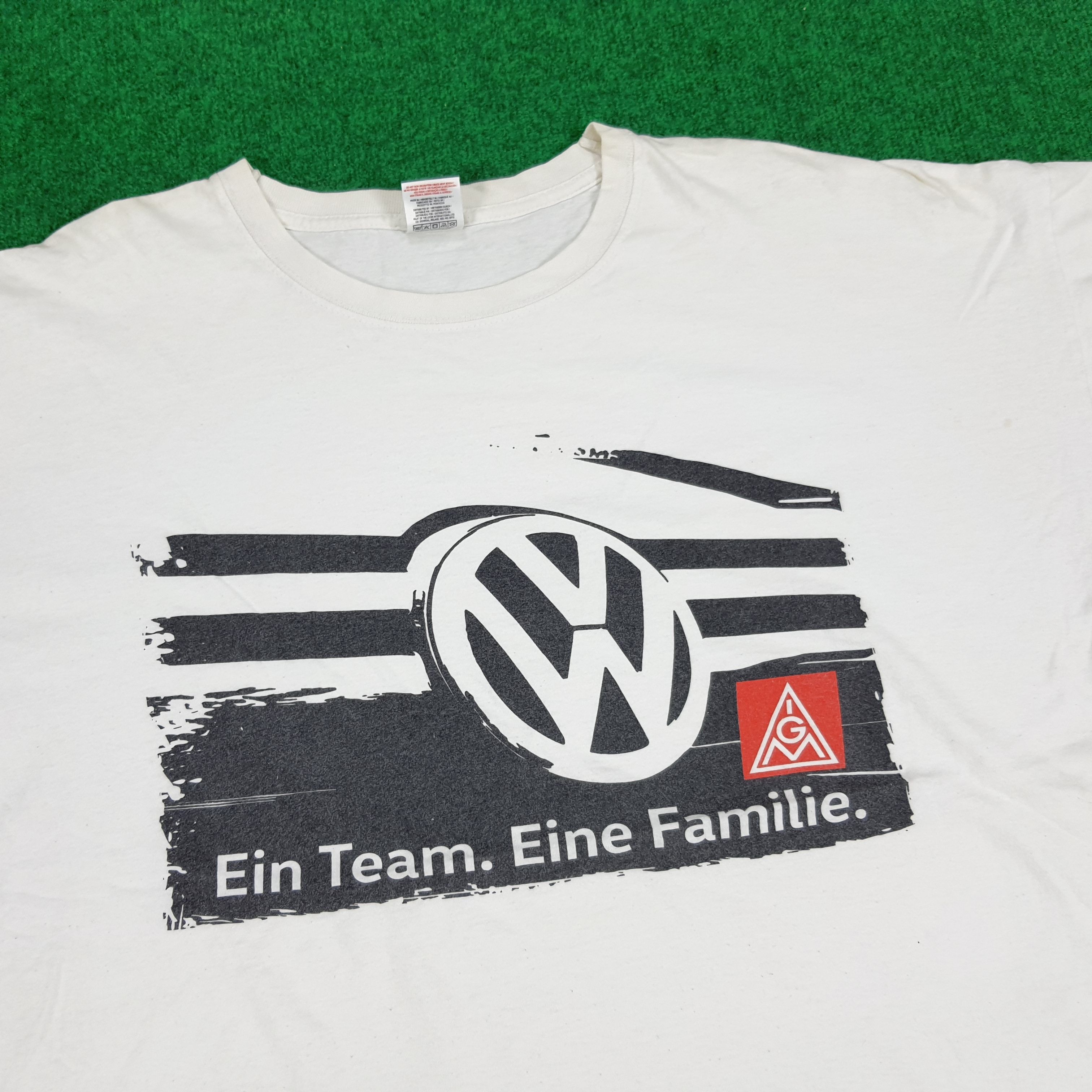 Vintage Vintage Volkswagen IG Metall Motorsports Tshirt Size US XXL / EU 58 / 5 - 2 Thumbnail