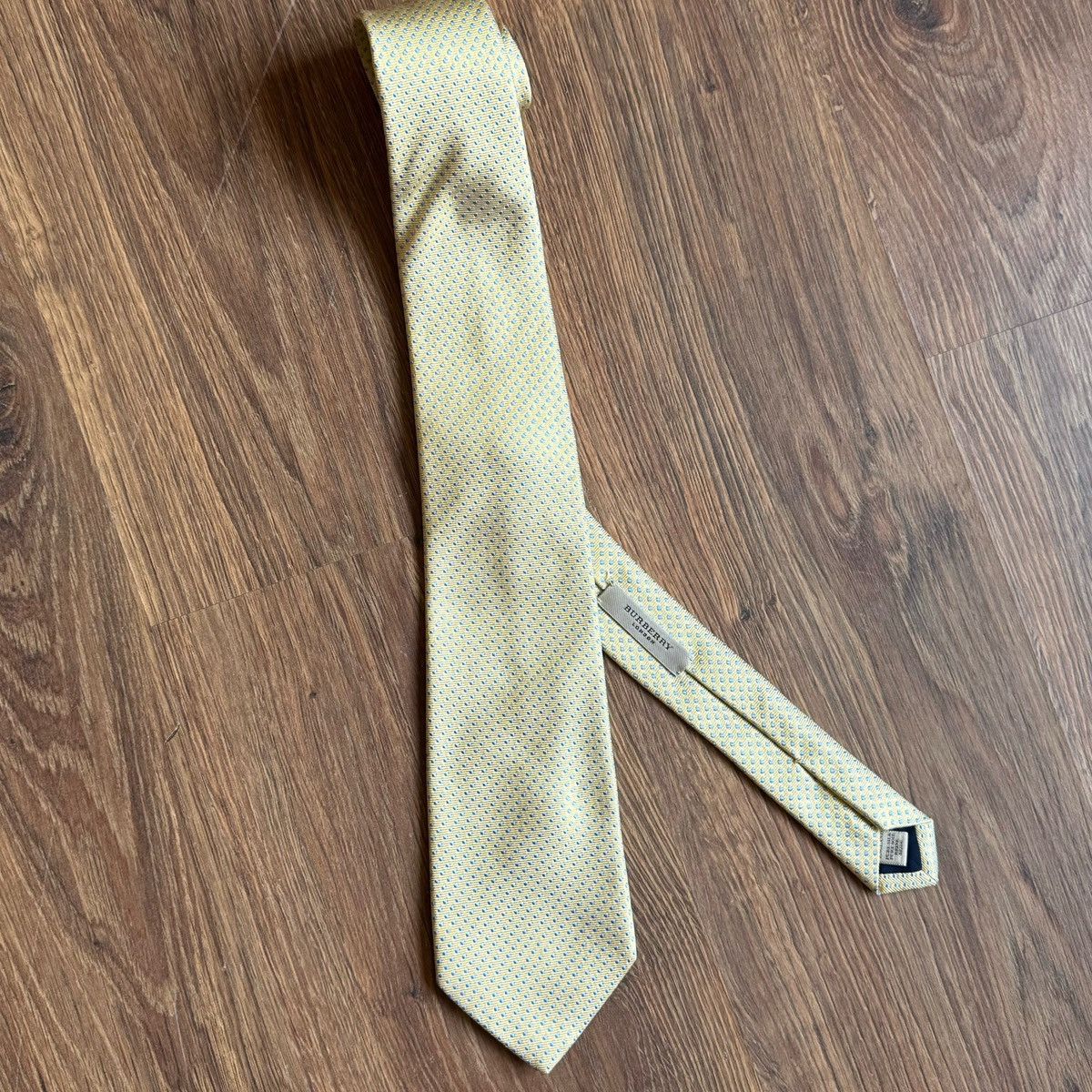 Burberry Burberry Silk Tie Hand Made In England Size ONE SIZE - 1 Thumbnail