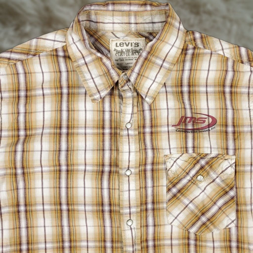 Levi's VINTAGE Levi's Short Sleeve Button-Up Shirt L Beige Plaid Snap Casual Men's Size US L / EU 52-54 / 3 - 1 Thumbnail