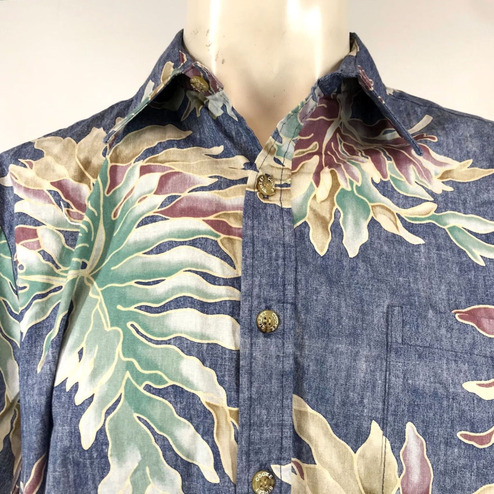 Vintage Mens Medium Blue Floral Short Sleeve Button Up Hawaiian Shirt COOKE STREET Size US M / EU 48-50 / 2 - 2 Thumbnail