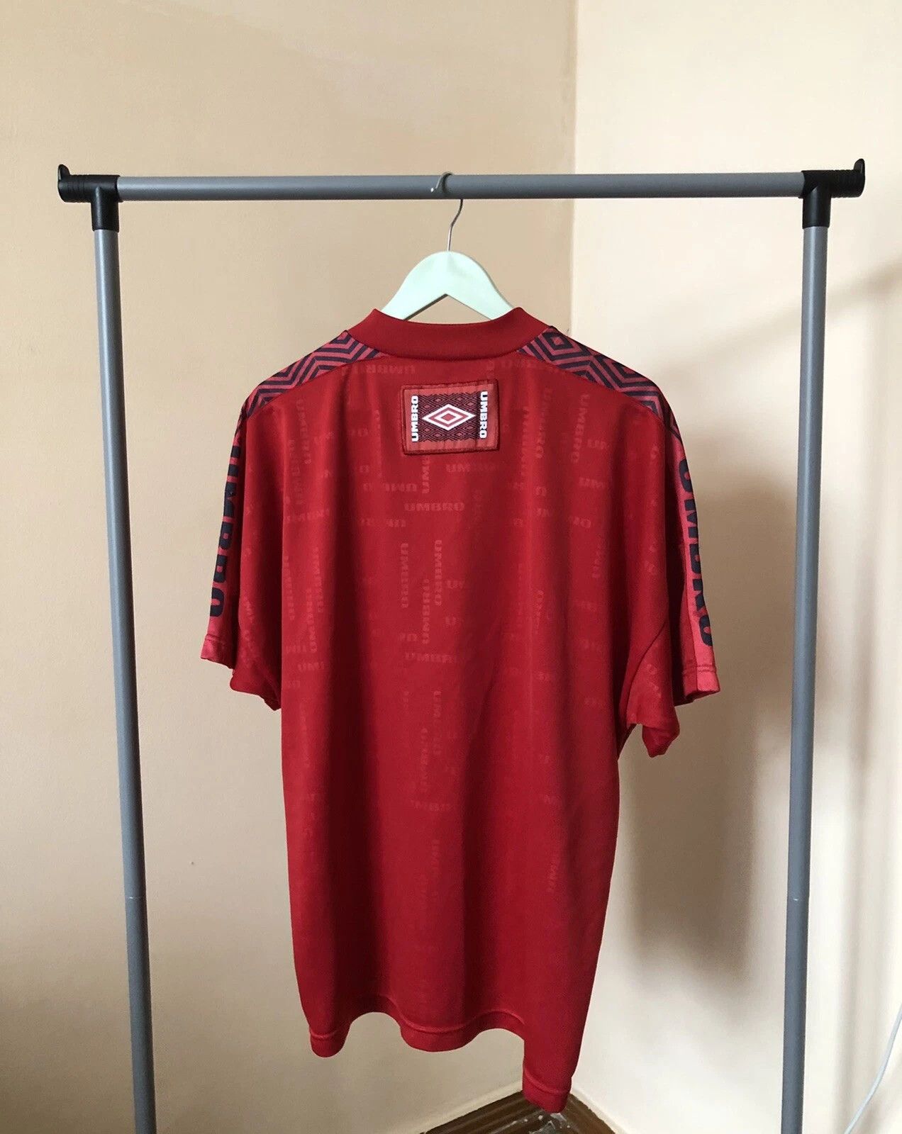 Umbro Umbro Monogram Logo Vintage T-Shirt Mens Size L Rare Size US L / EU 52-54 / 3 - 4 Thumbnail