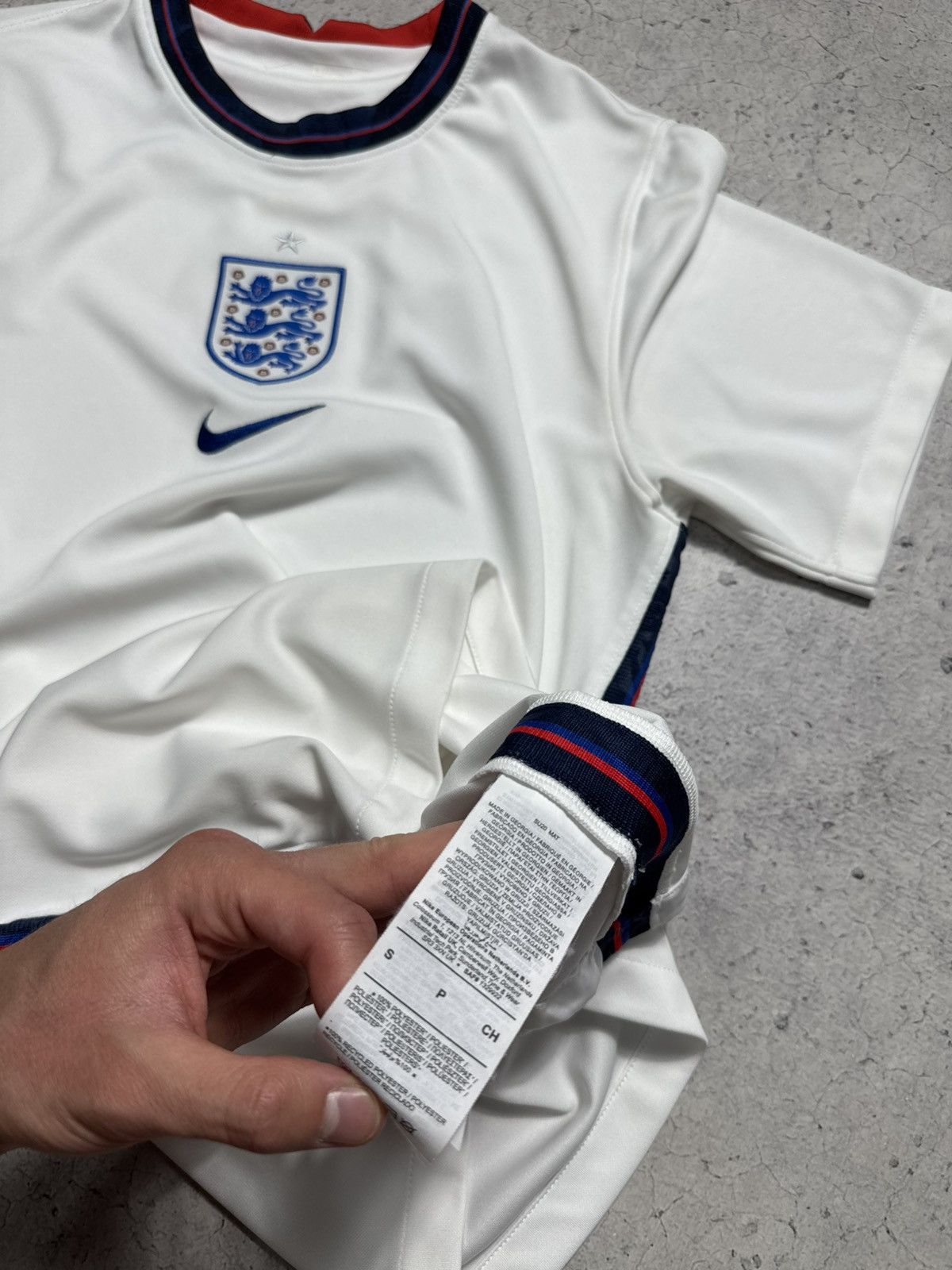 Nike Nike England Football Team Vintage Soccer Jersey Size US S / EU 44-46 / 1 - 8 Thumbnail