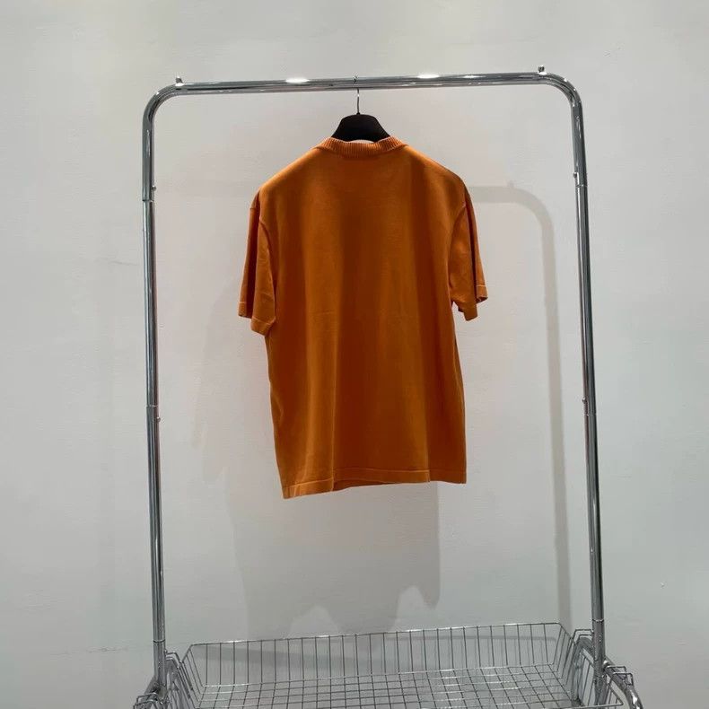 Louis Vuitton Louis Vuitton Orange knit pin short sleeves Size US L / EU 52-54 / 3 - 2 Thumbnail