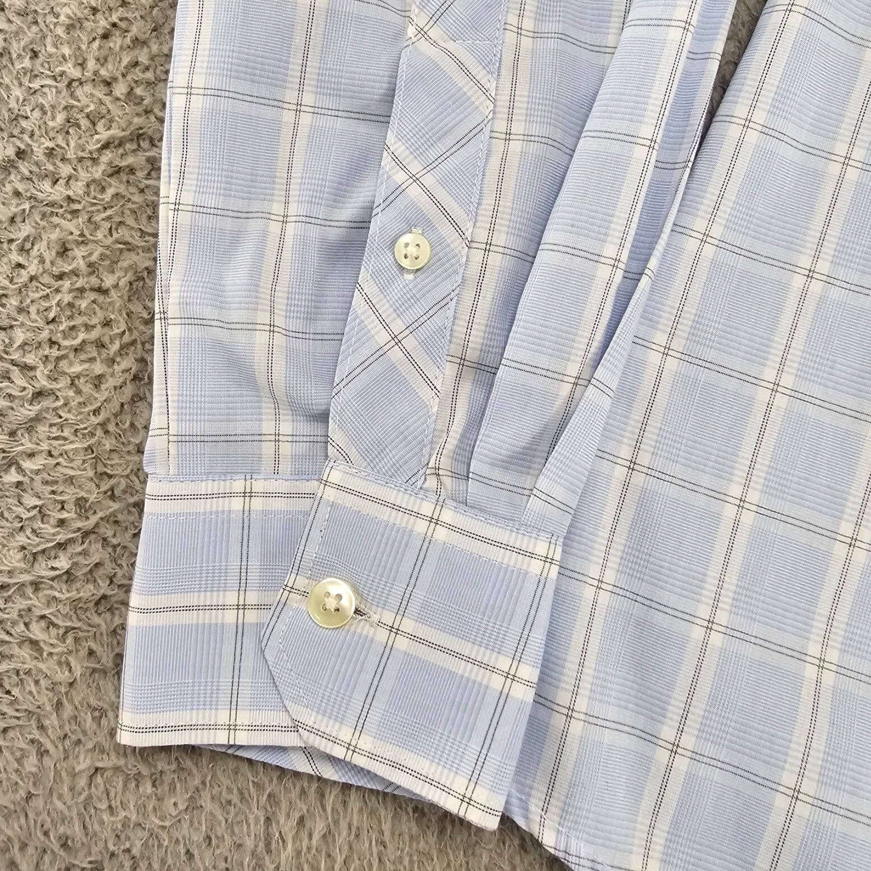 Van Heusen Van Heusen Shirt Mens Small Blue Check Classic Fit Travel Long Sleeve Button Up Size US S / EU 44-46 / 1 - 5 Thumbnail