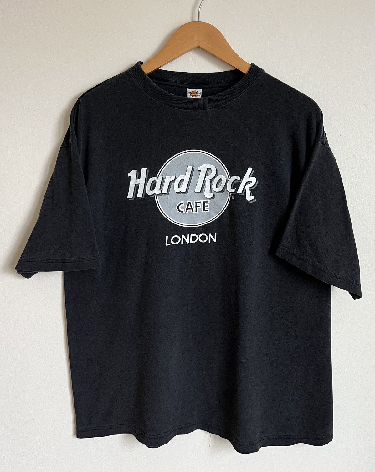 Hard Rock Cafe Vintage 90’s Hard Rock Cafe “London” Faded T-Shirt Size US XL / EU 56 / 4 - 1 Thumbnail