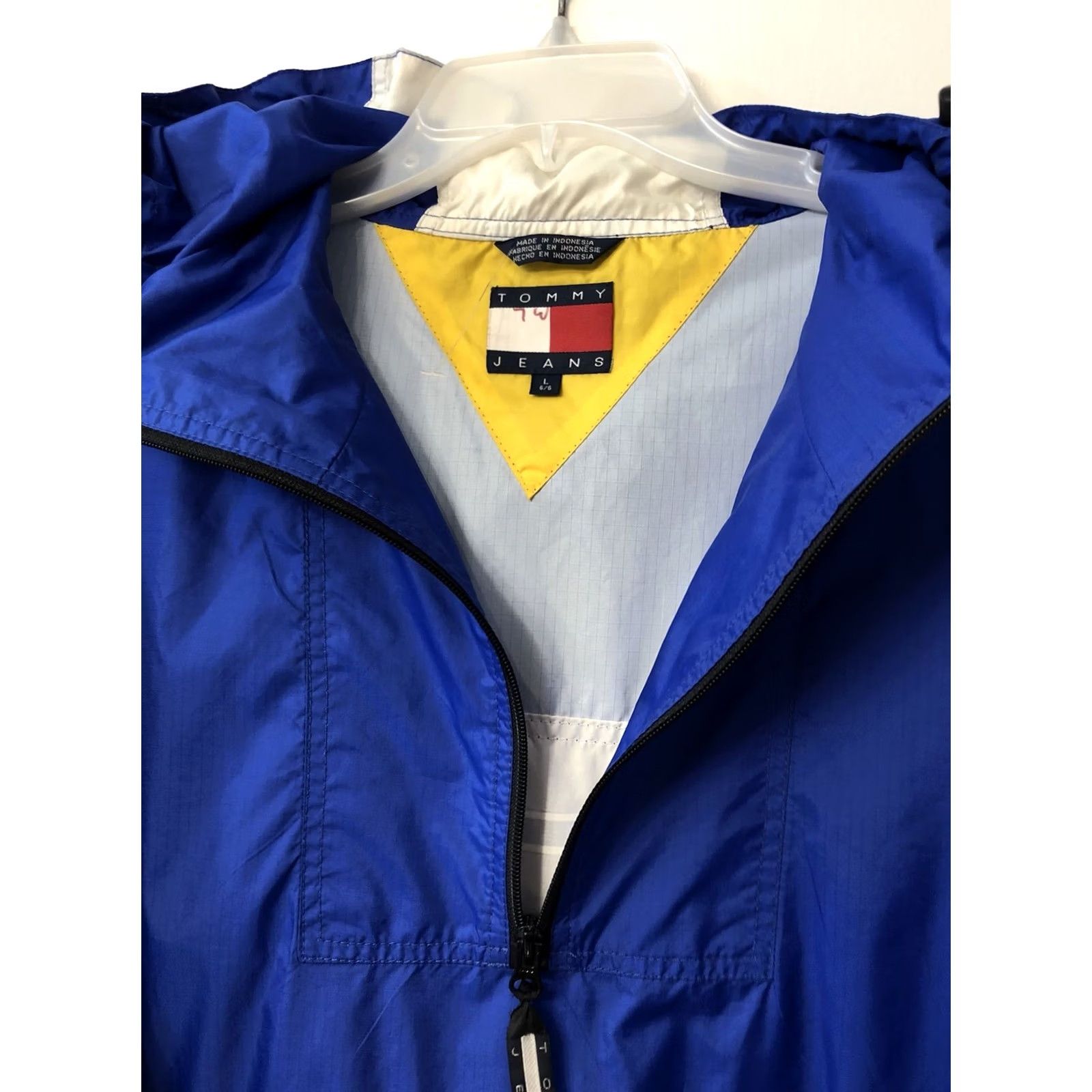 Tommy Hilfiger VTG Tommy Hilfiger Jeans Spell Out Flag Logo Windbreaker Hooded Jacket L Men Blue 90s Logo Size US 33 - 4 Thumbnail
