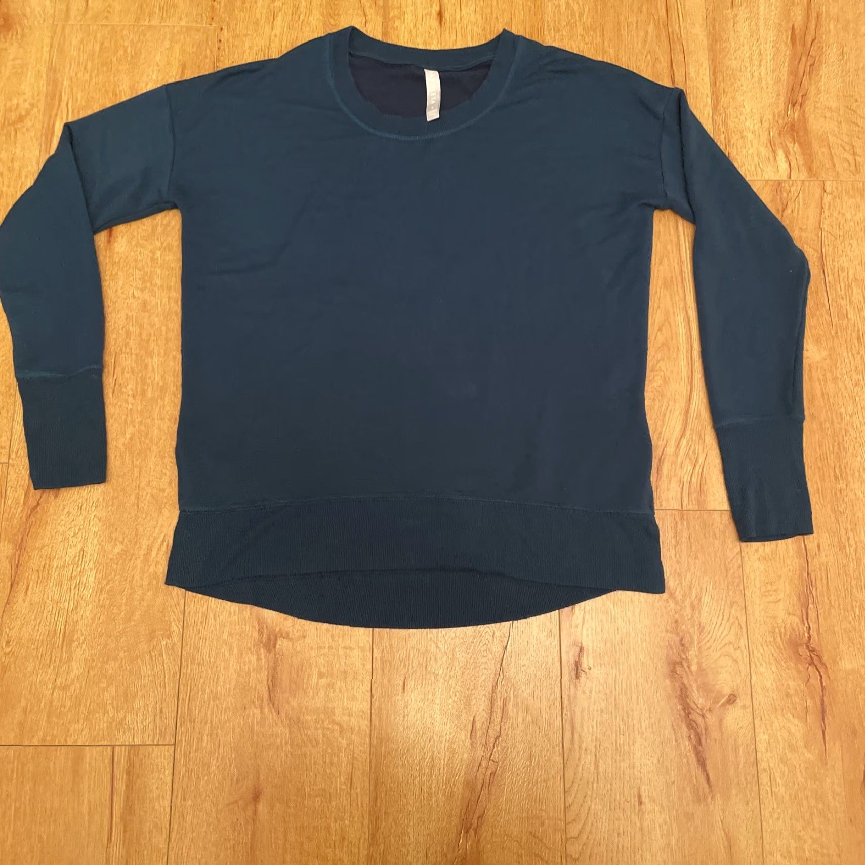 Athleta Athleta Sweatshirt Women S Blue Long Sleeve Thumbholes Oversize Pullover Regular Size S Size S / US 4 / IT 40 - 2 Thumbnail