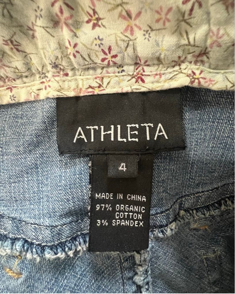 Athleta Athleta Vintage Knee Length Medium Wash Faded Denim Skirt Size 27" / US 4 / IT 40 - 4 Thumbnail