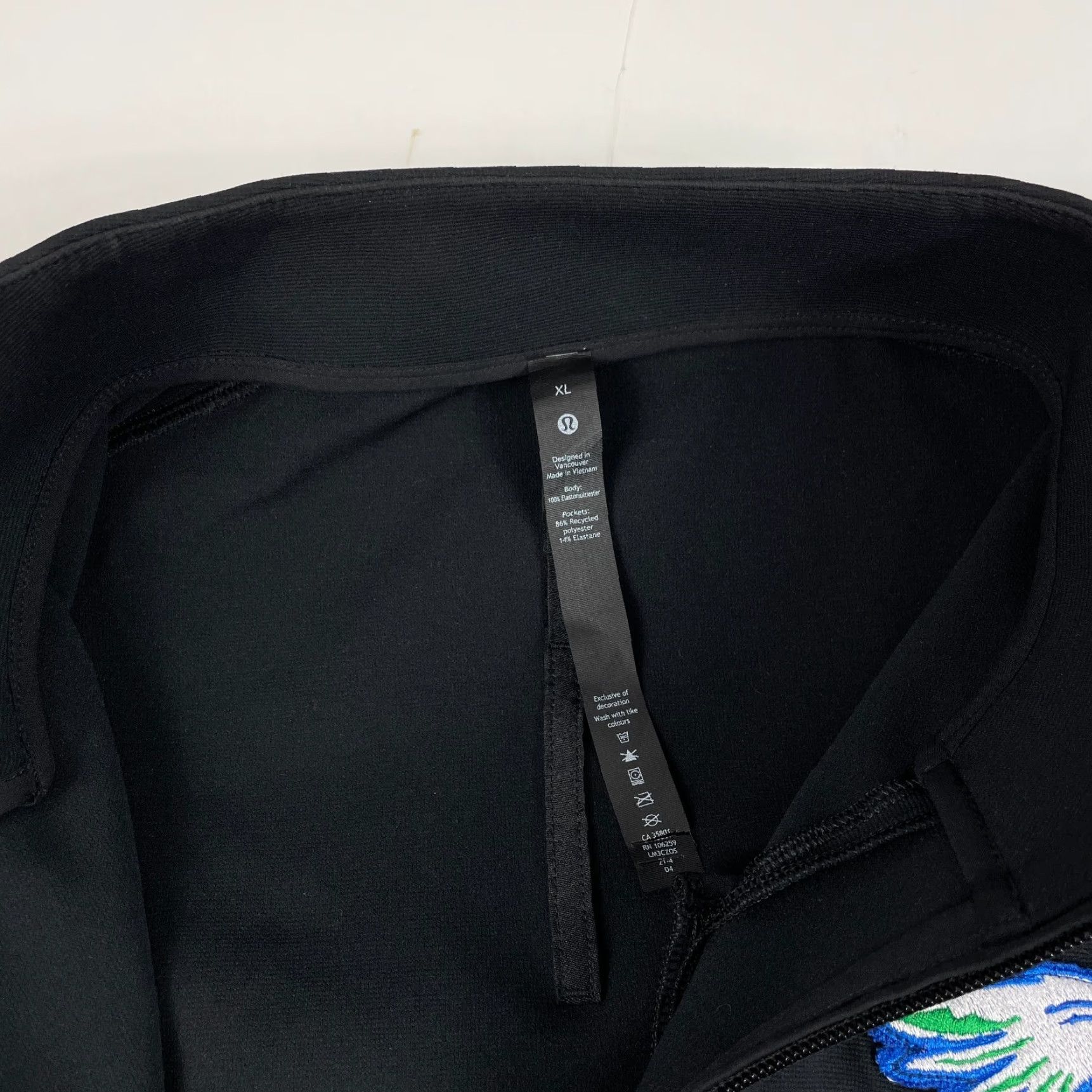 Lululemon Lululemon Jacket Mens XL Black Sojourn Full Zip Track Running Stretch Athletic Wind-Resistant Pockets Breathable Size US XL / EU 56 / 4 - 6 Thumbnail