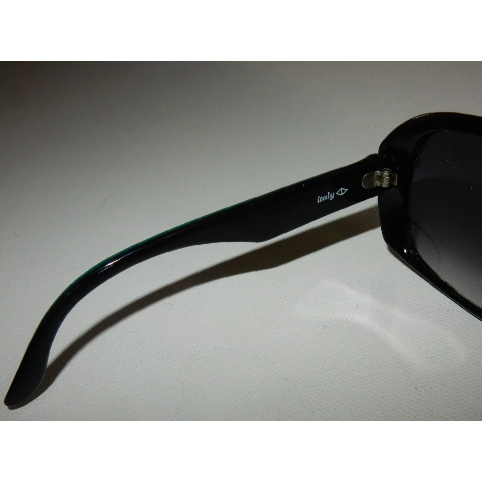 Anne Klein VINTAGE Anne Klein Sunglasses Riviera Green & Black Women's Italian Fashion Size ONE SIZE - 5 Thumbnail