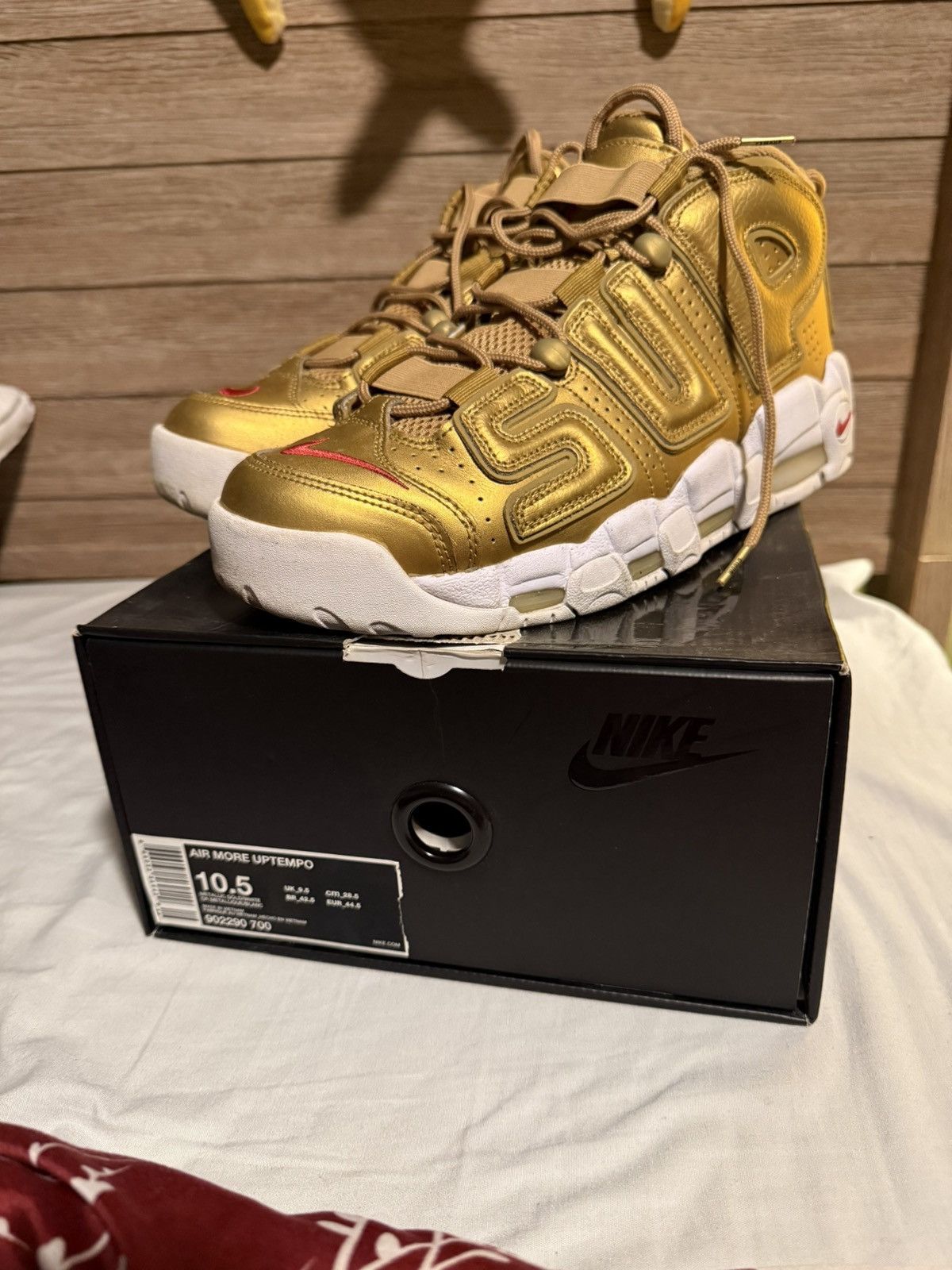 Nike × Supreme Nike Supreme Uptempo Metallic Gold Size US 10.5 / EU 43-44 - 1 Thumbnail