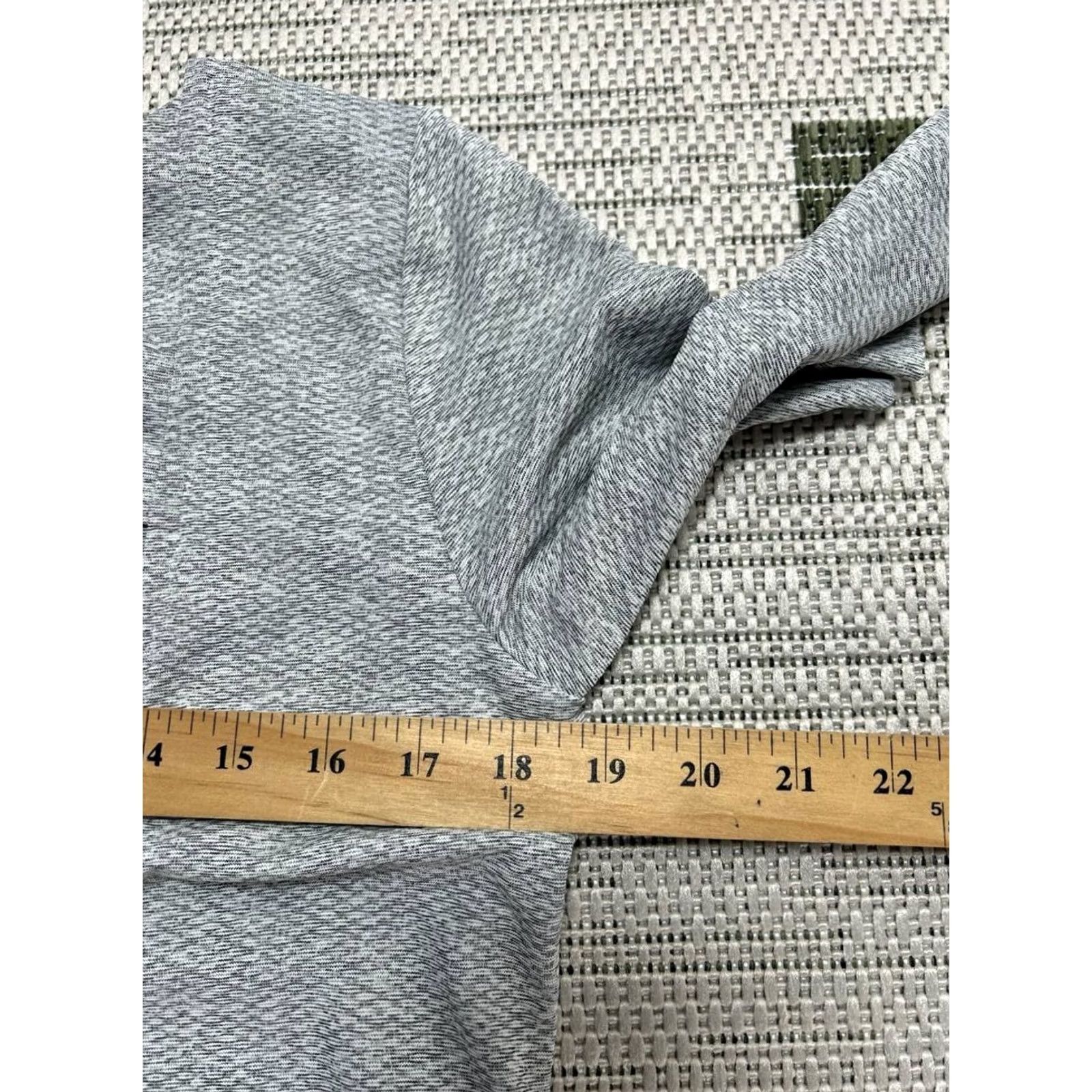 Athleta Athleta Top Womens M Gray Knit Moisture Wicking Athleisure Gym Training Size M / US 6-8 / IT 42-44 - 6 Thumbnail
