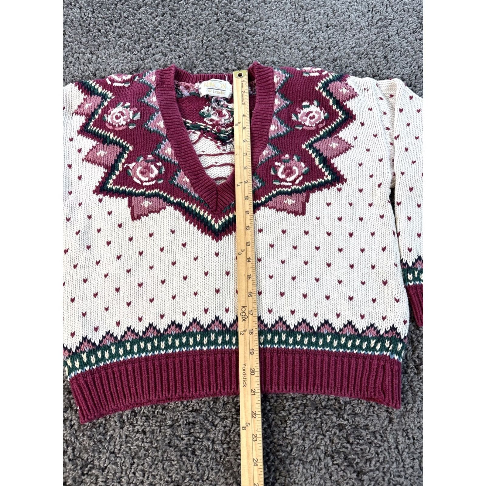 Vintage Vintage Ninon De Lenchlos 90s Sweater Large Floral White Embroidered V-Neck Knit Long Sleeve Business Casual Womens Size L / US 10 / IT 46 - 2 Thumbnail