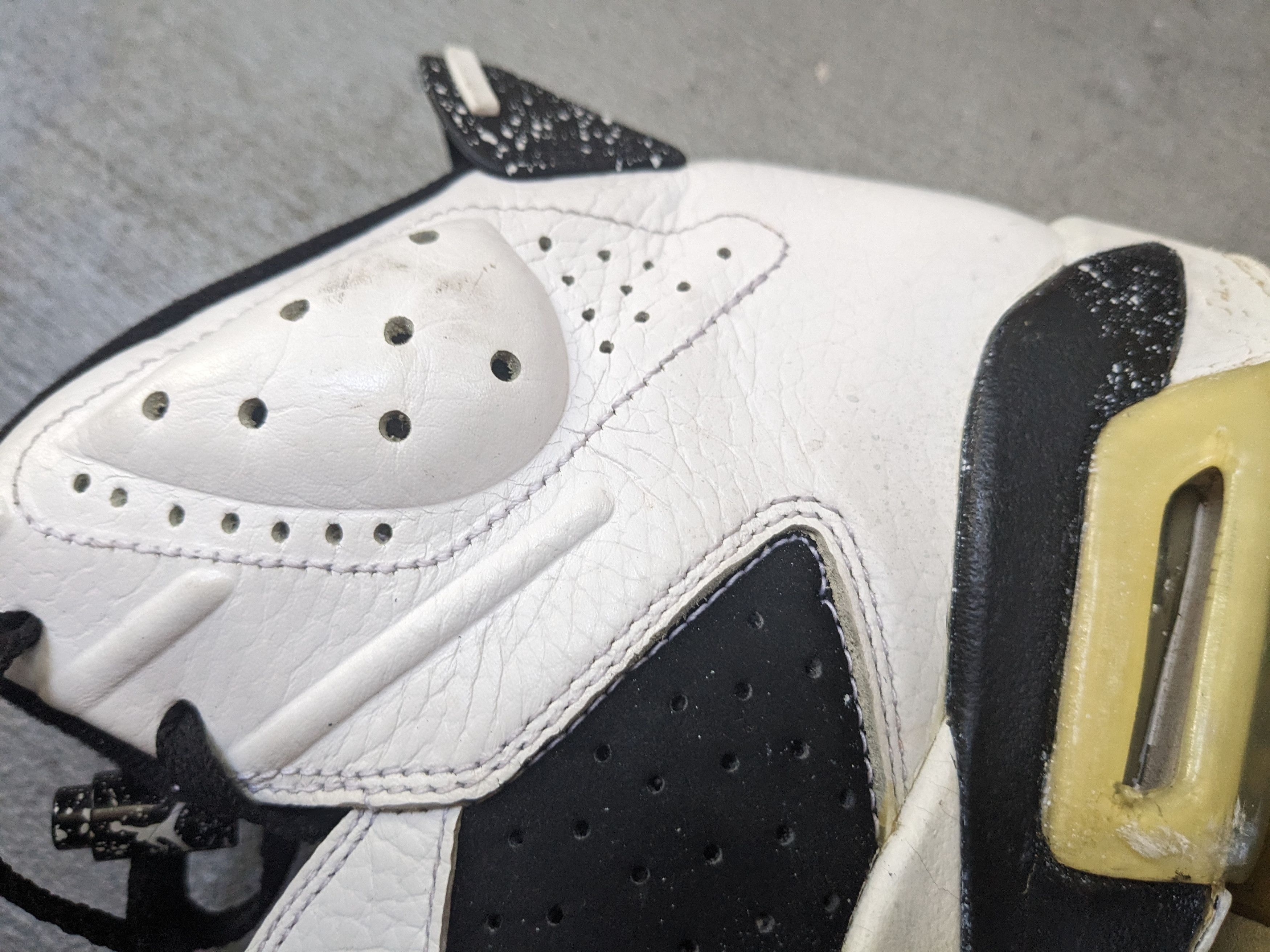 Jordan Brand × Nike Nike Air Jordan 6 Retro Oreo 384664-101 Black White 12 Size US 12 / EU 45 - 15 Thumbnail