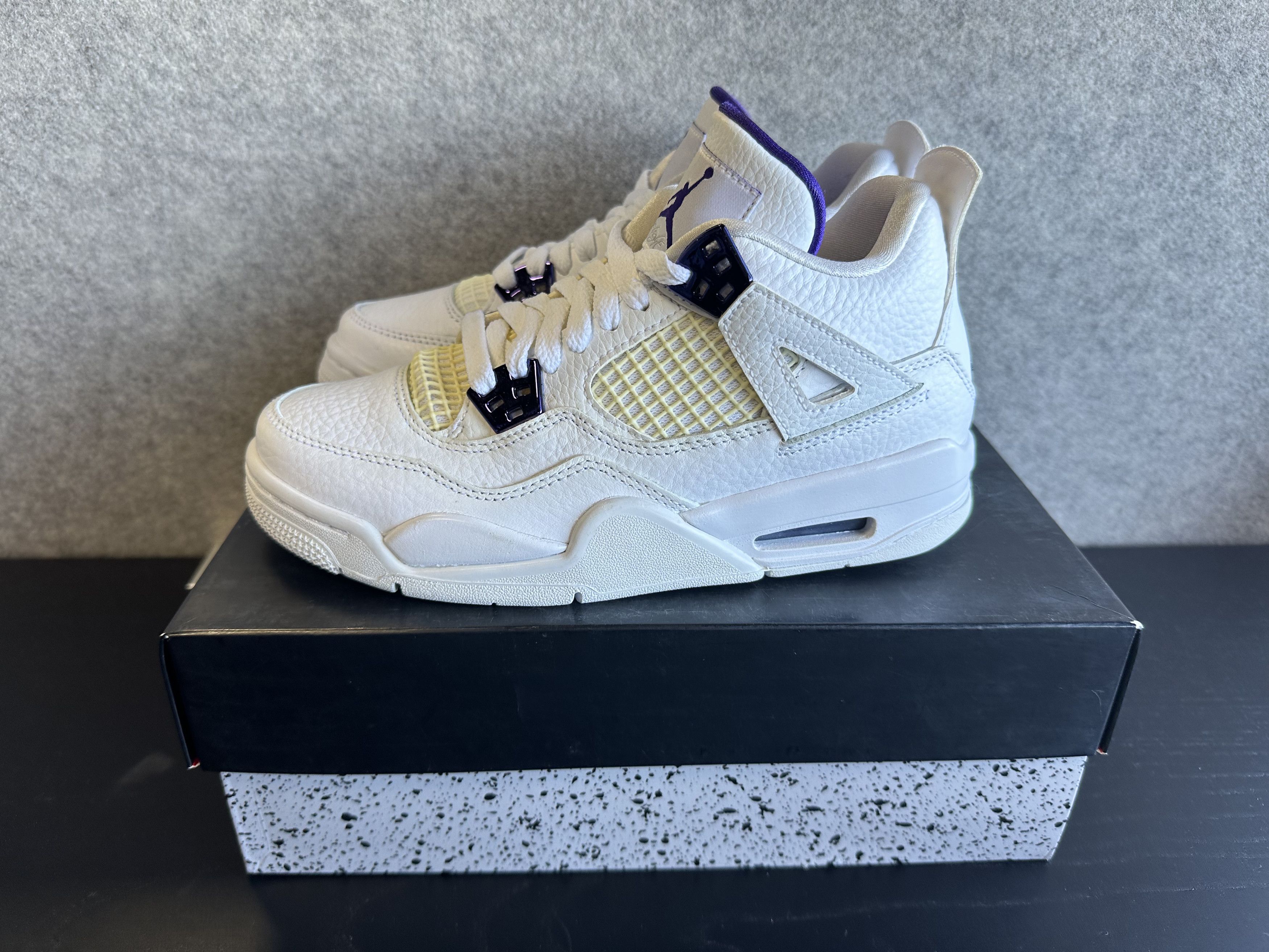 Jordan Brand Jordan 4 Retro Mettalic Purple (GS) Size US 6 / IT 36 - 4 Thumbnail