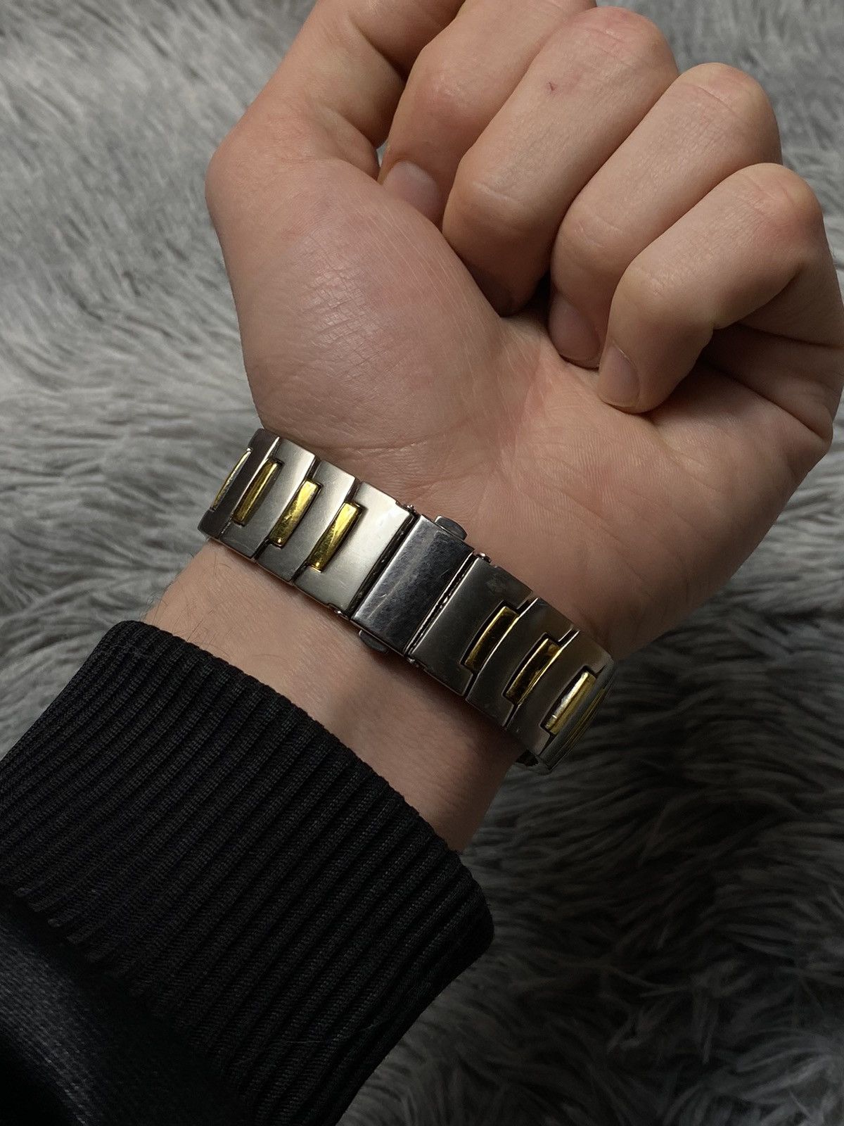 Jewelry Futuristic Quartz Watch with Gold Accents - Japanese Brand Size ONE SIZE - 8 Thumbnail