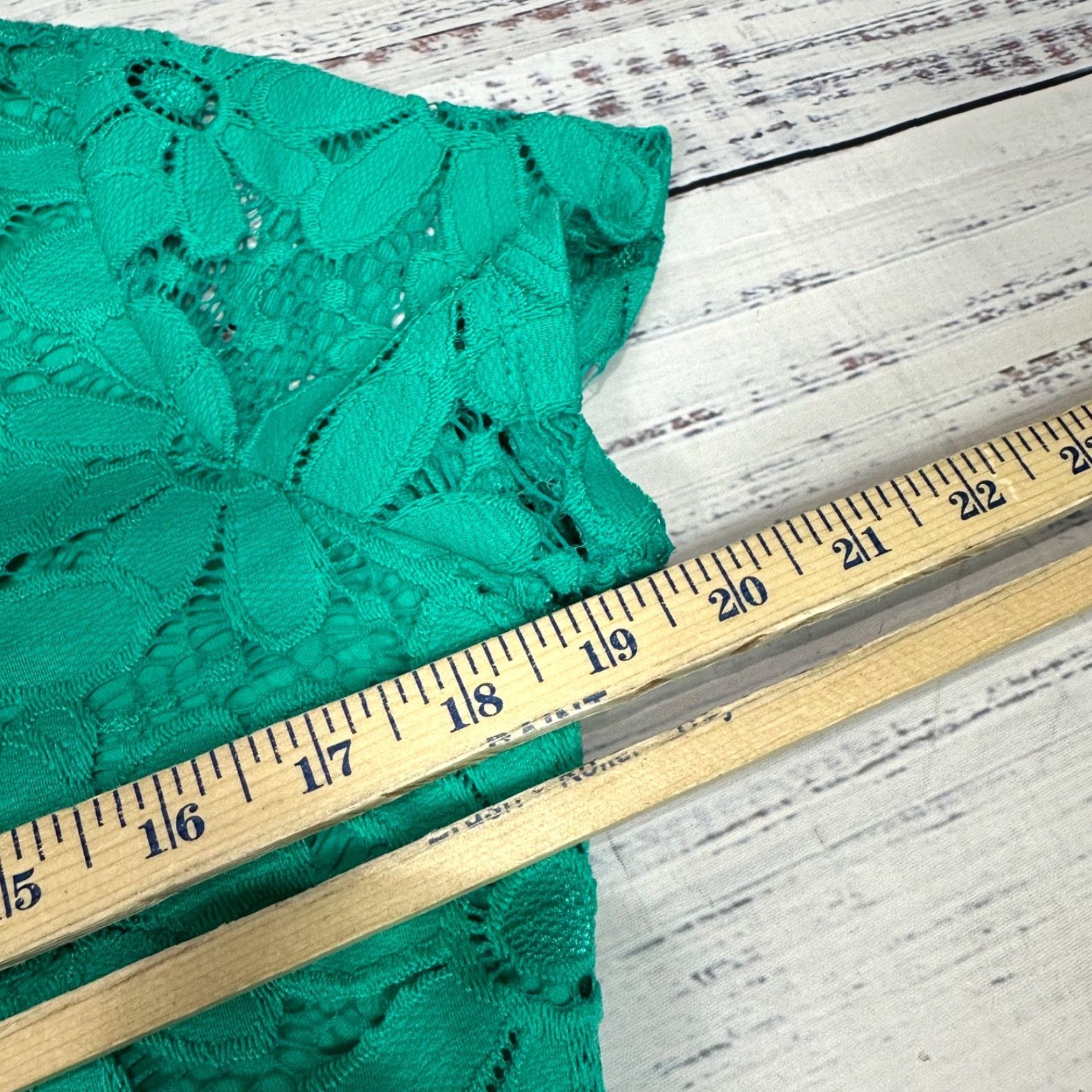 Vintage Tiana B Womens Short Sleeve Lace Overlay Dress Sz S Green Lined Sheath Knee Length New Size 28" / US 6 / IT 42 - 4 Thumbnail