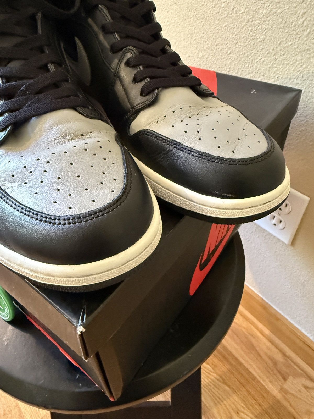 Jordan Brand × Nike Jordan 1 Retro High OG Shadow (2013 Release) Size US 13 / EU 46 - 9 Thumbnail