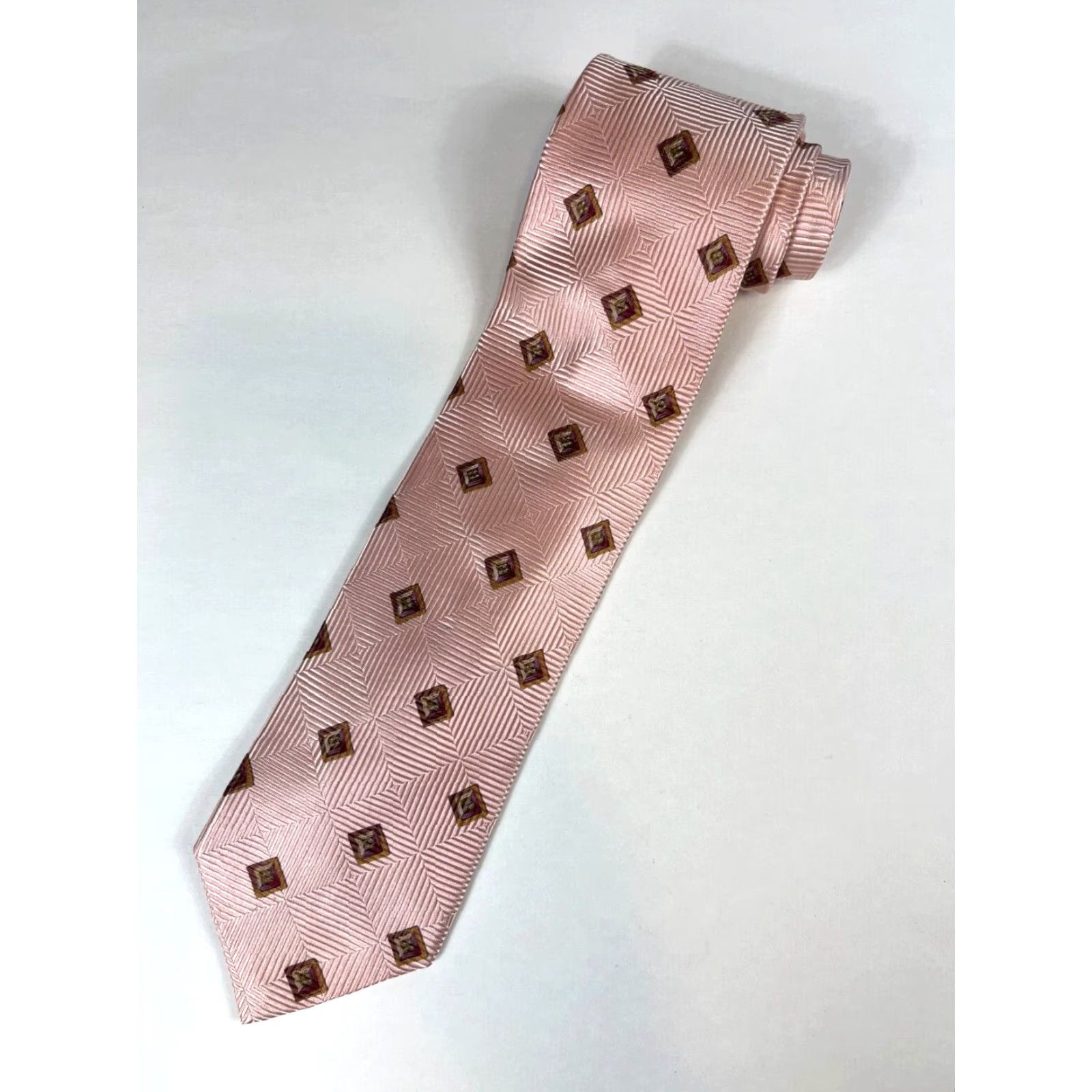 Ermenegildo Zegna VINTAGE Ermenegildo Zegna Silk Tie Geometric Textured Pink 57"-60" 3.75" Made in Italy Men’s Tie Geometric Silk Pink 58 3.75” Mens Silk Tie Size ONE SIZE - 2 Thumbnail